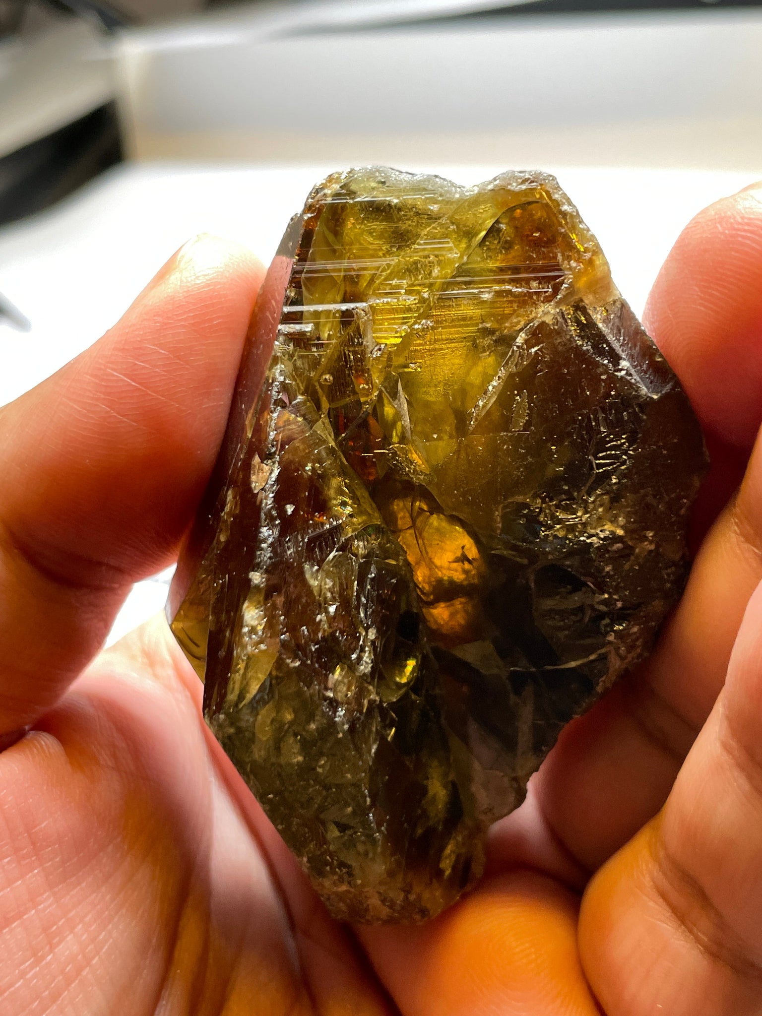 130.10Gm / 650.50Ct Sphene Crystal From Tanzania. Superb Rare Piece. 71.60 X 50.00 33.20Mm