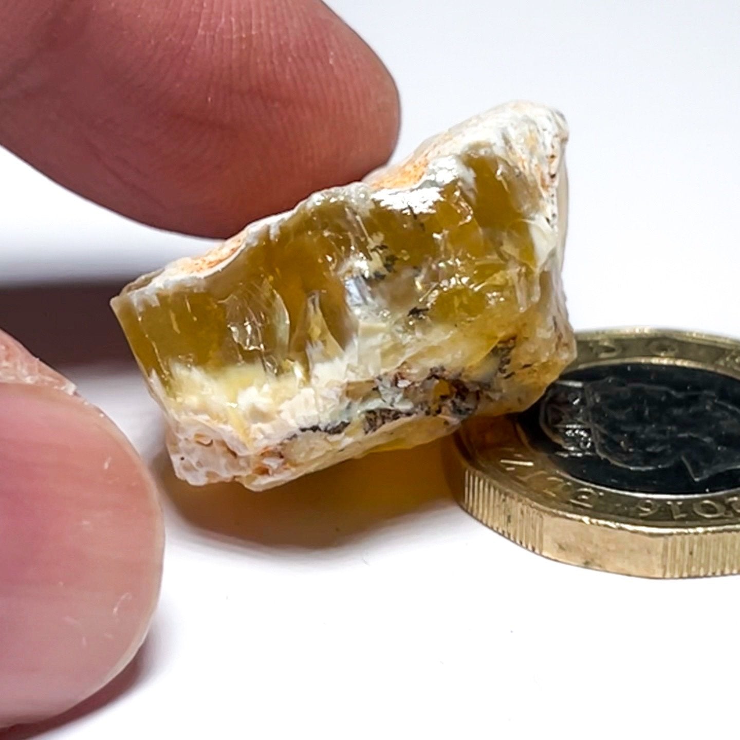 46.75Ct Opal Tanzania Untreated Unheated From A 1999 Deposit Chatoyant (Pearly Cats-Eye Effect)