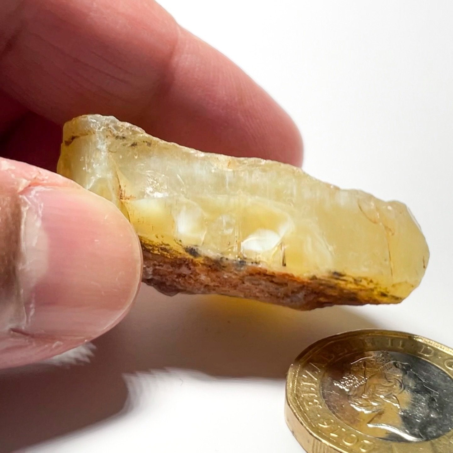 90.83Ct Opal Tanzania Untreated Unheated From A 1999 Deposit Chatoyant (Pearly Cats-Eye Effect)