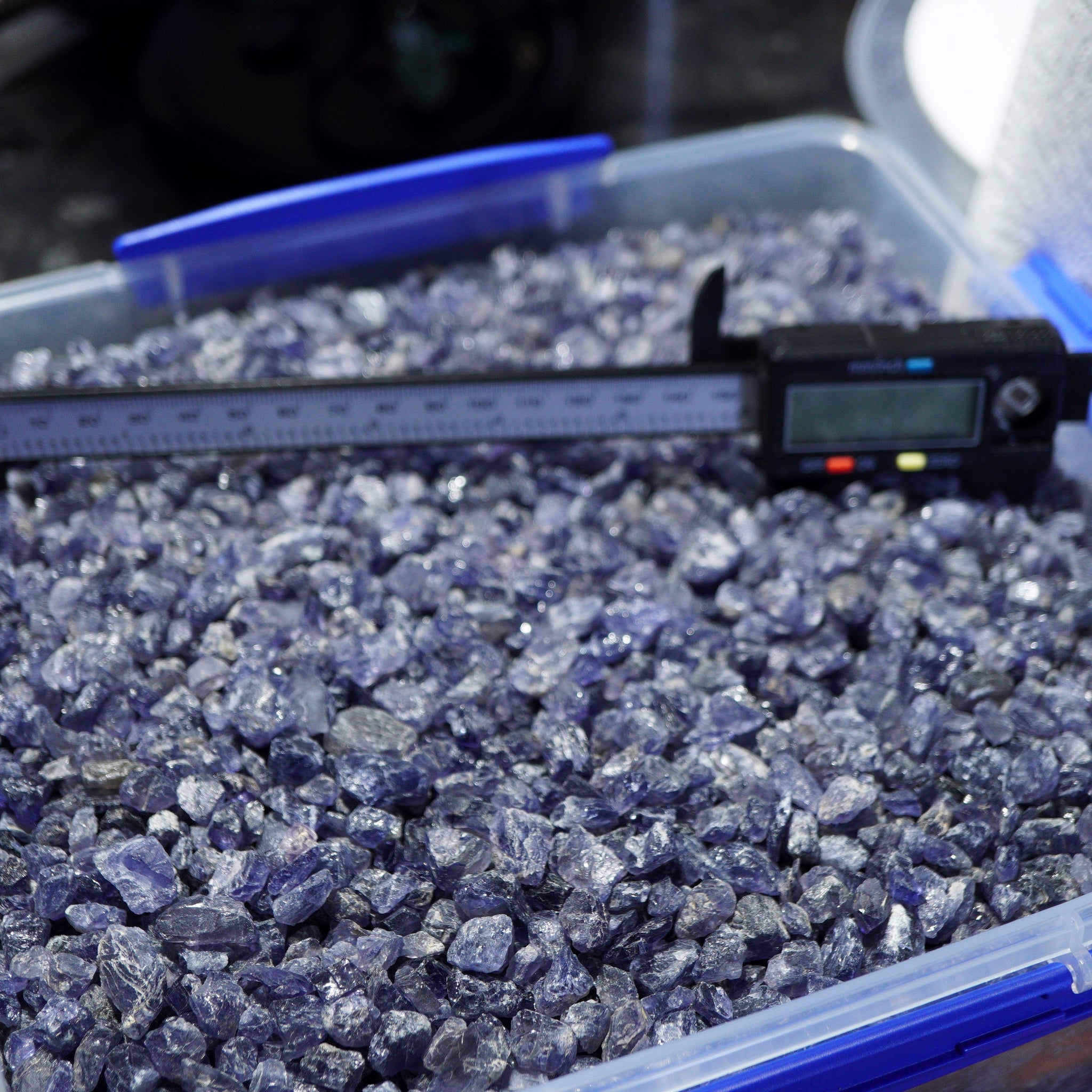 2 Kg Iolite Lots Tanzania But Good For Setting As Is Holistics Etc. 0.20Gm - 3Gm Pcs Price Per Kg