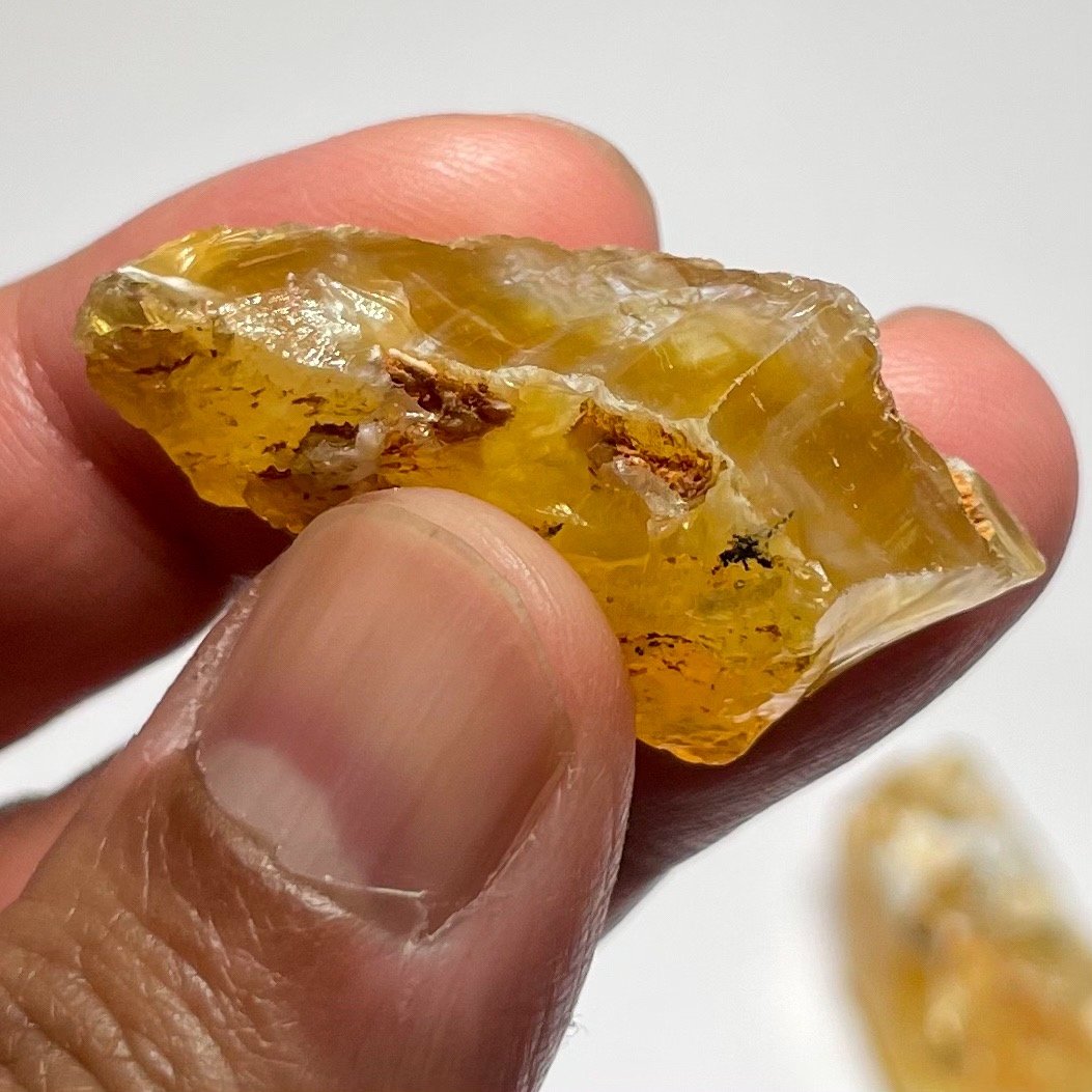 48.43Ct Opal Tanzania Untreated Unheated From A 1999 Deposit Chatoyant (Pearly Cats-Eye Effect)