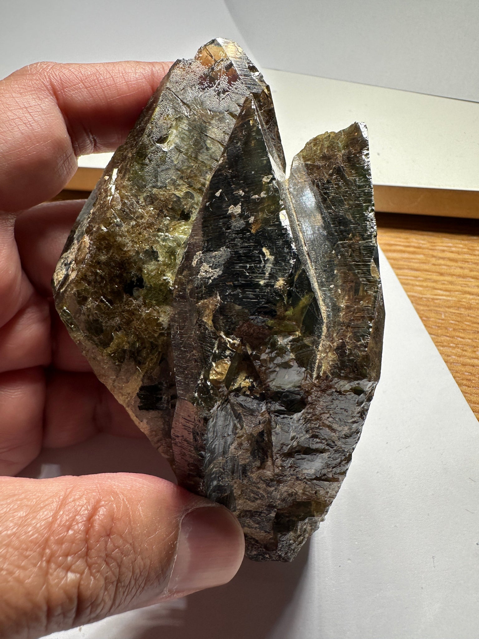 363.20Gm / 1816Ct Tanzanian Chrome Sphene Crystal. Unheated Untreated. 119Mm X 68.50Mm 44.00Mm