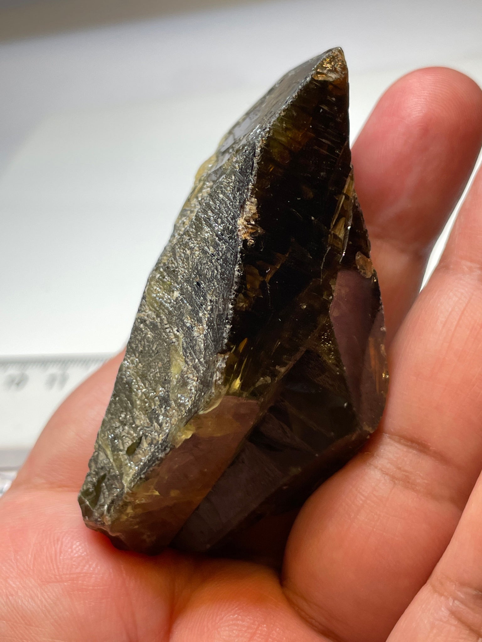 130.10Gm / 650.50Ct Sphene Crystal From Tanzania. Superb Rare Piece. 71.60 X 50.00 33.20Mm