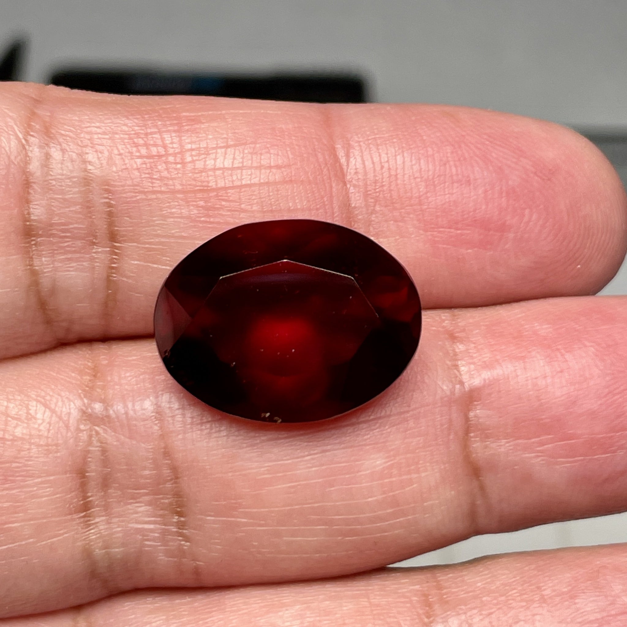 22.88Ct Hessonite Garnet Tanzania Untreated Unheated. 19 X 14 9.1 Mm. Use Either Side.