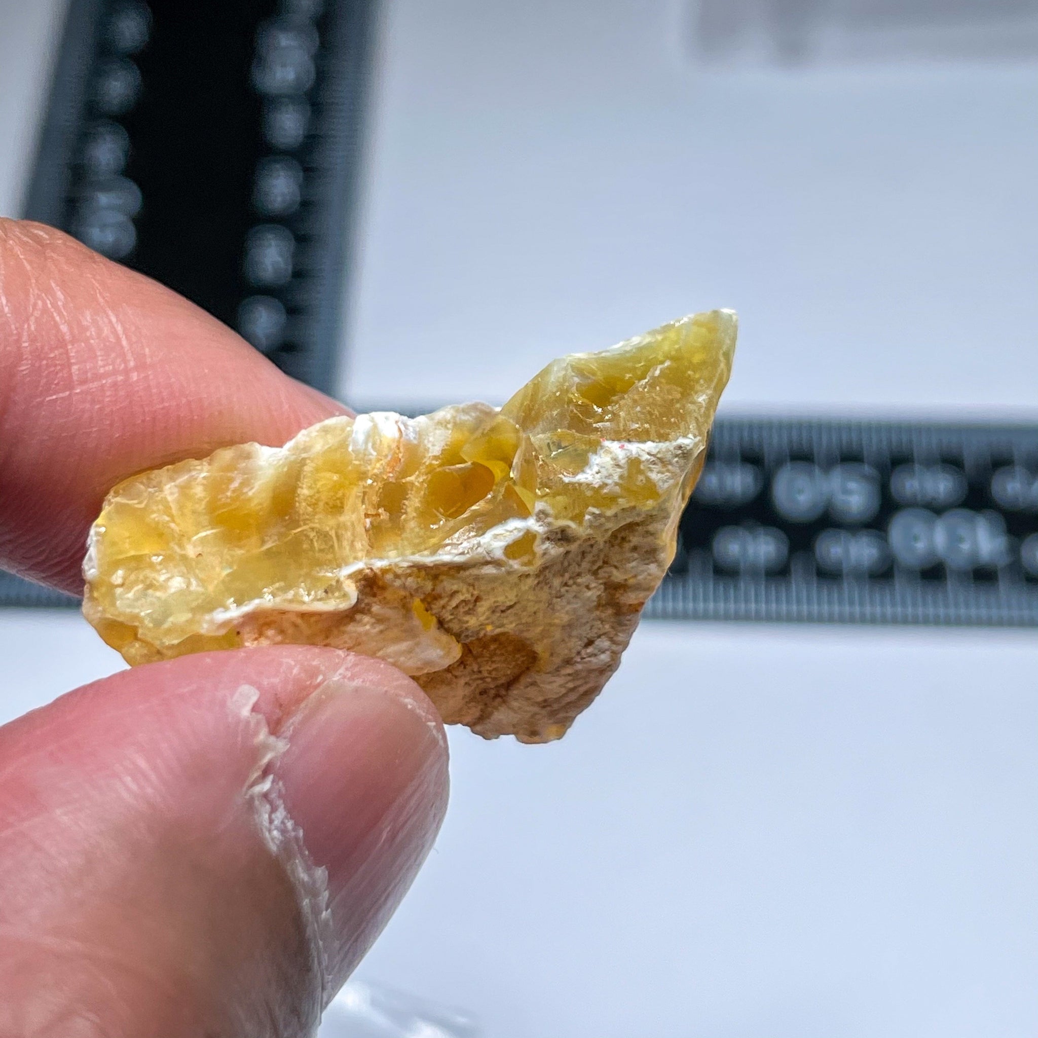 37.04Ct Opal Tanzania Untreated Unheated From A 1999 Deposit Chatoyant (Cats-Eye Effect)