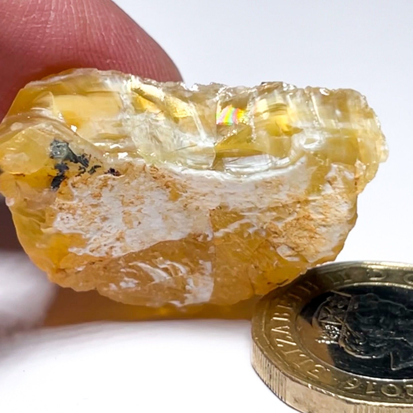 46.74Ct Opal Tanzania Untreated Unheated From A 1999 Deposit Chatoyant (Pearly Cats-Eye Effect)