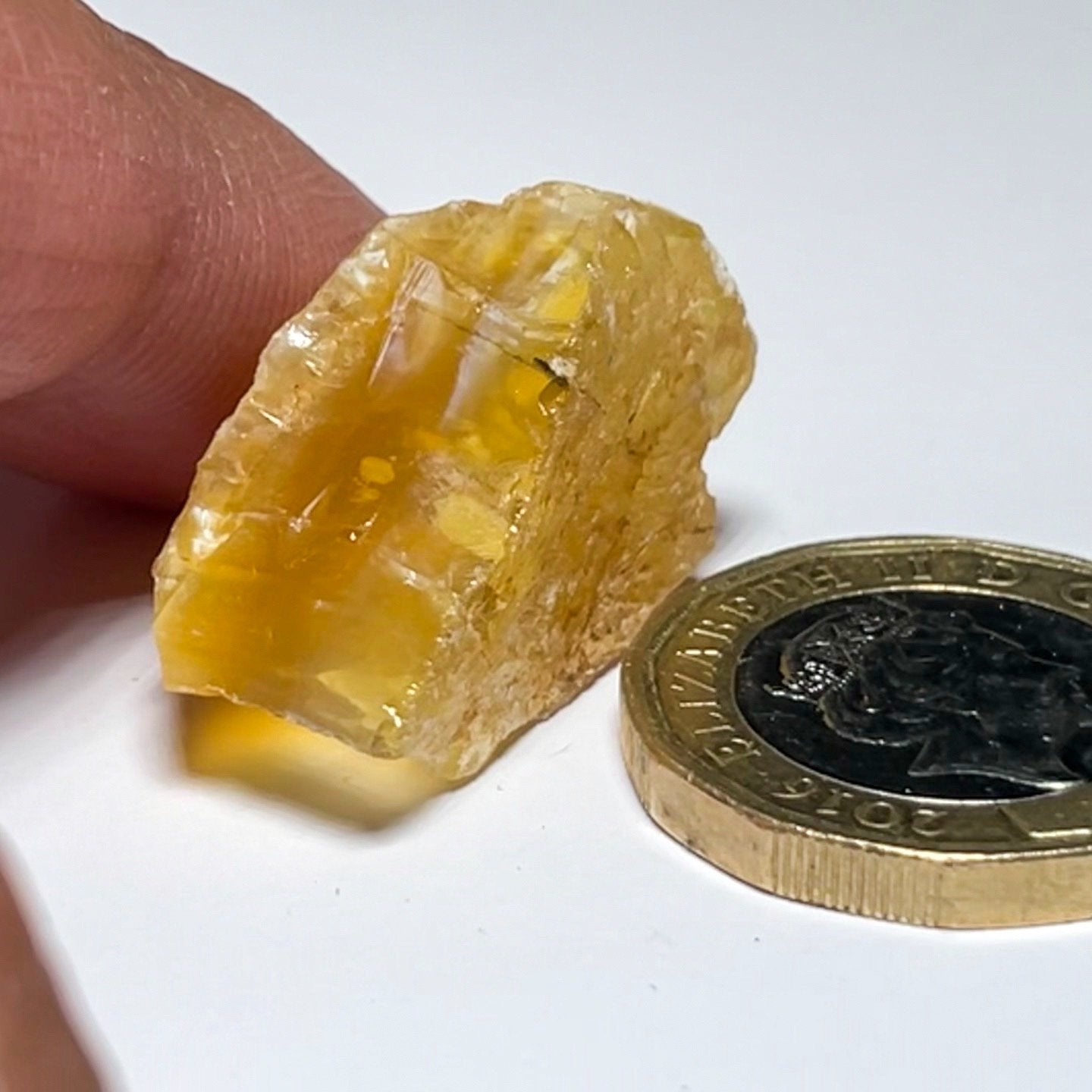 27.18Ct Opal Tanzania Untreated Unheated From A 1999 Deposit Chatoyant (Pearly Cats-Eye Effect)