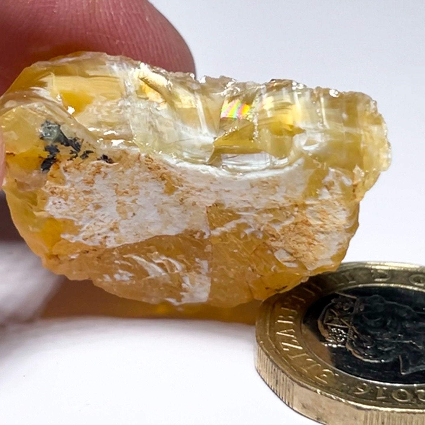 46.74Ct Opal Tanzania Untreated Unheated From A 1999 Deposit Chatoyant (Pearly Cats-Eye Effect)