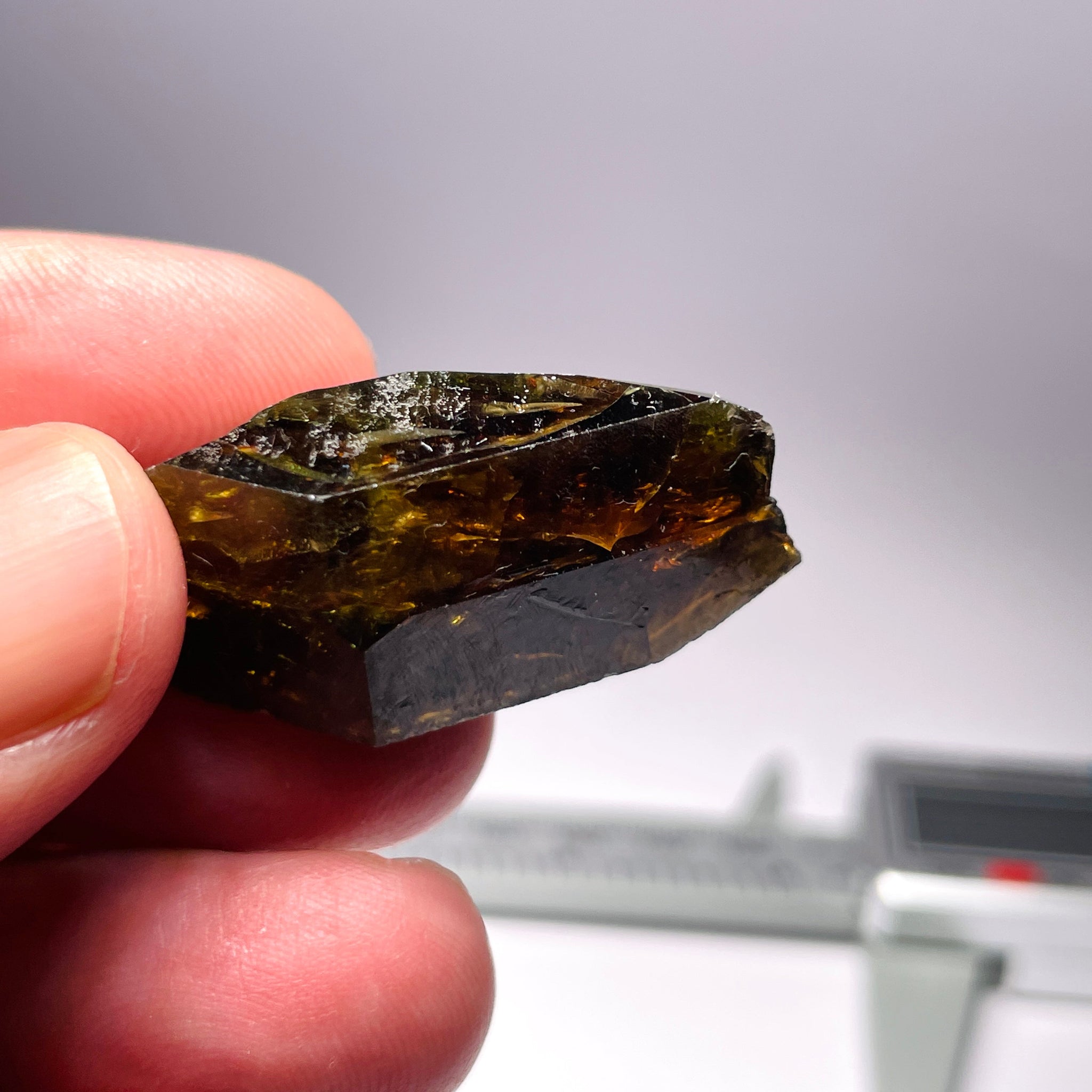 80.67Ct/16.13Gm Tanzanian Sphene Crystal Untreated Unheated. 38.4 X 15.5 19.6Mm Very High End Ultra