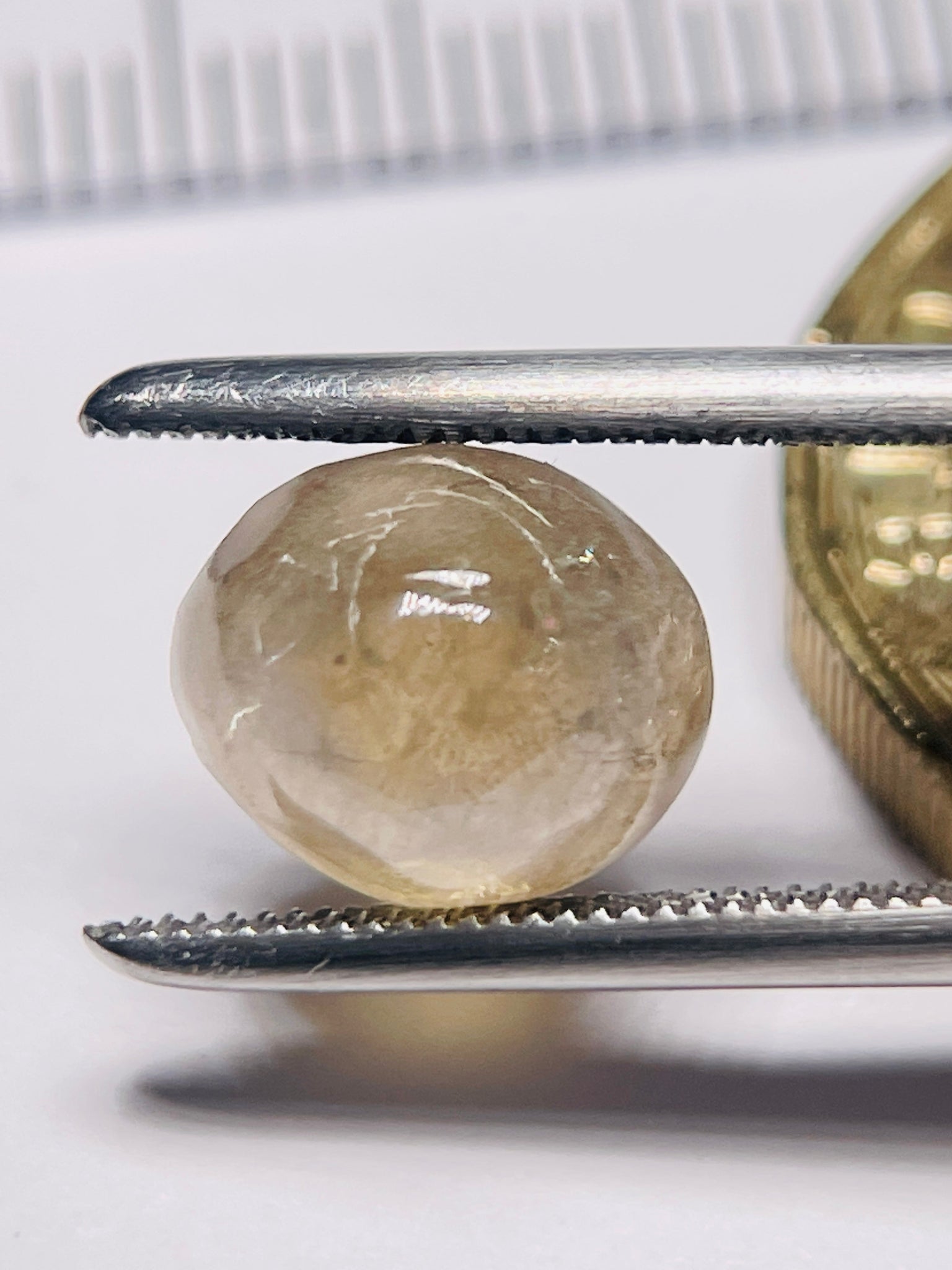 3.18Ct Sapphire Tanzania. Untreated Unheated. Seems To Have A Moving Spot/star. Oddly Cut