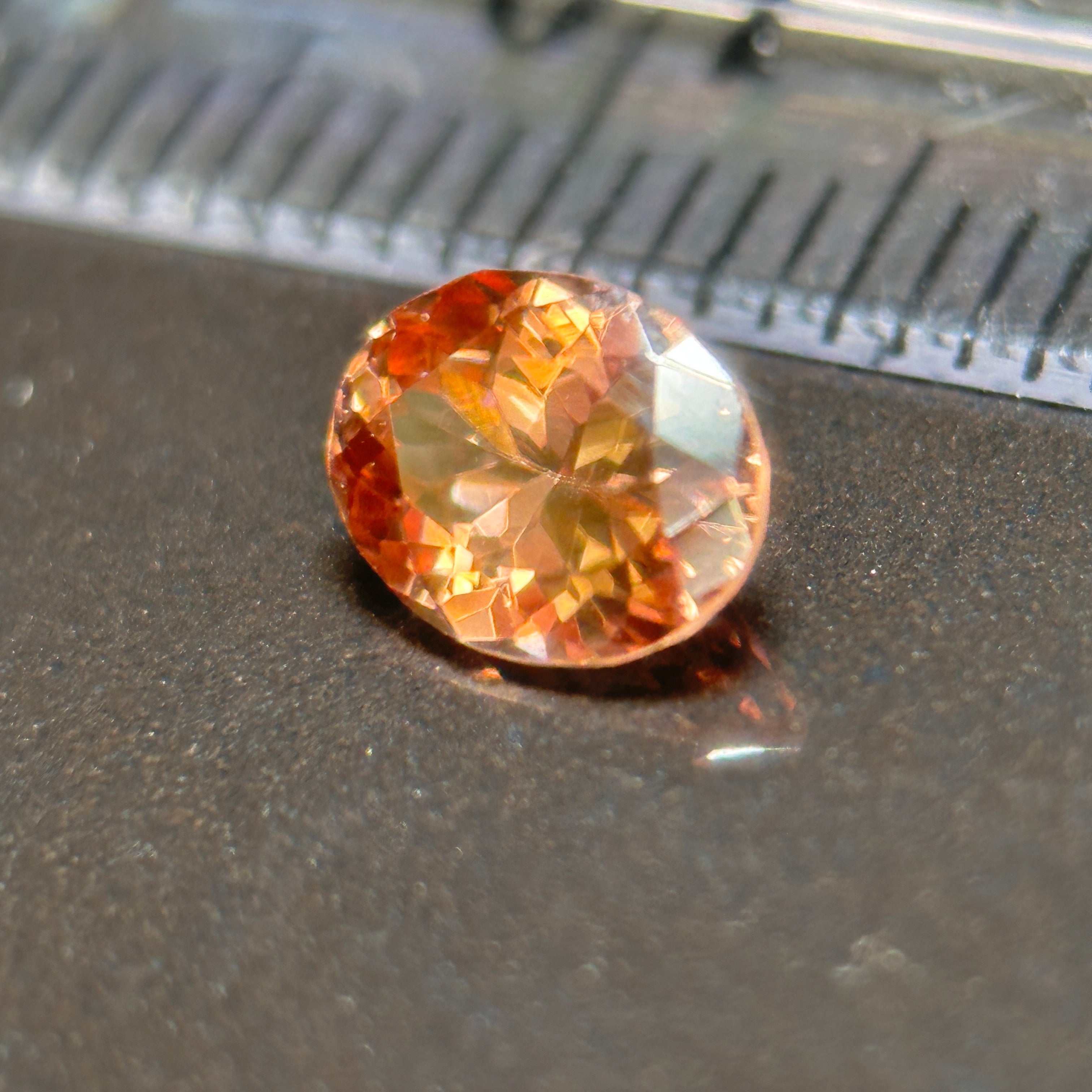 1.05ct Champagne Garnet, Tanzania, Untreated Unheated, with a colour shift, see pictures