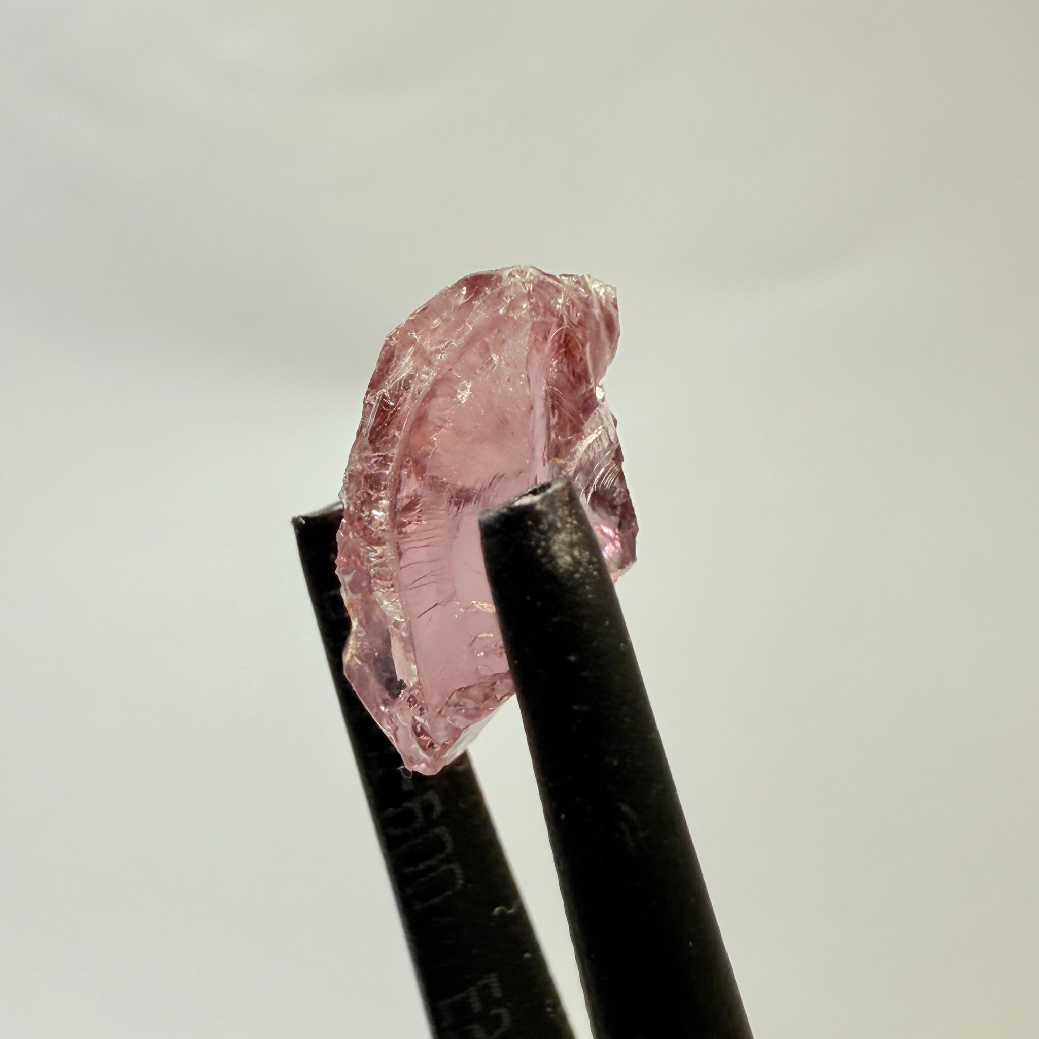 Mahenge Spinel, 3.50ct, Mahenge, Tanzania, VS, Untreated Unheated. Colour changing/shifting