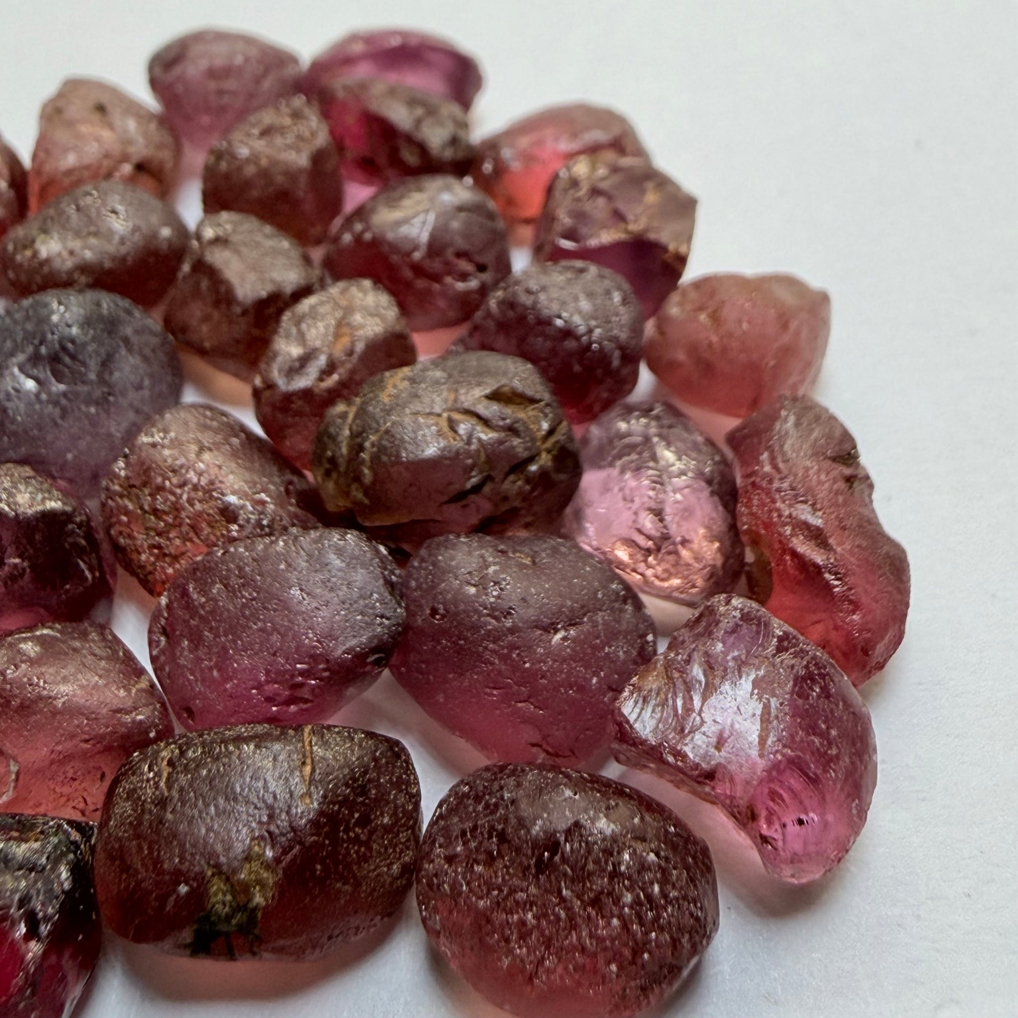 Lindi Garnet Lot, 96.90ct, Lindi, Tanzania, Untreated Unheated, 2.00ct-5.19ct, all vs-vvs, yes the grey one changes colour