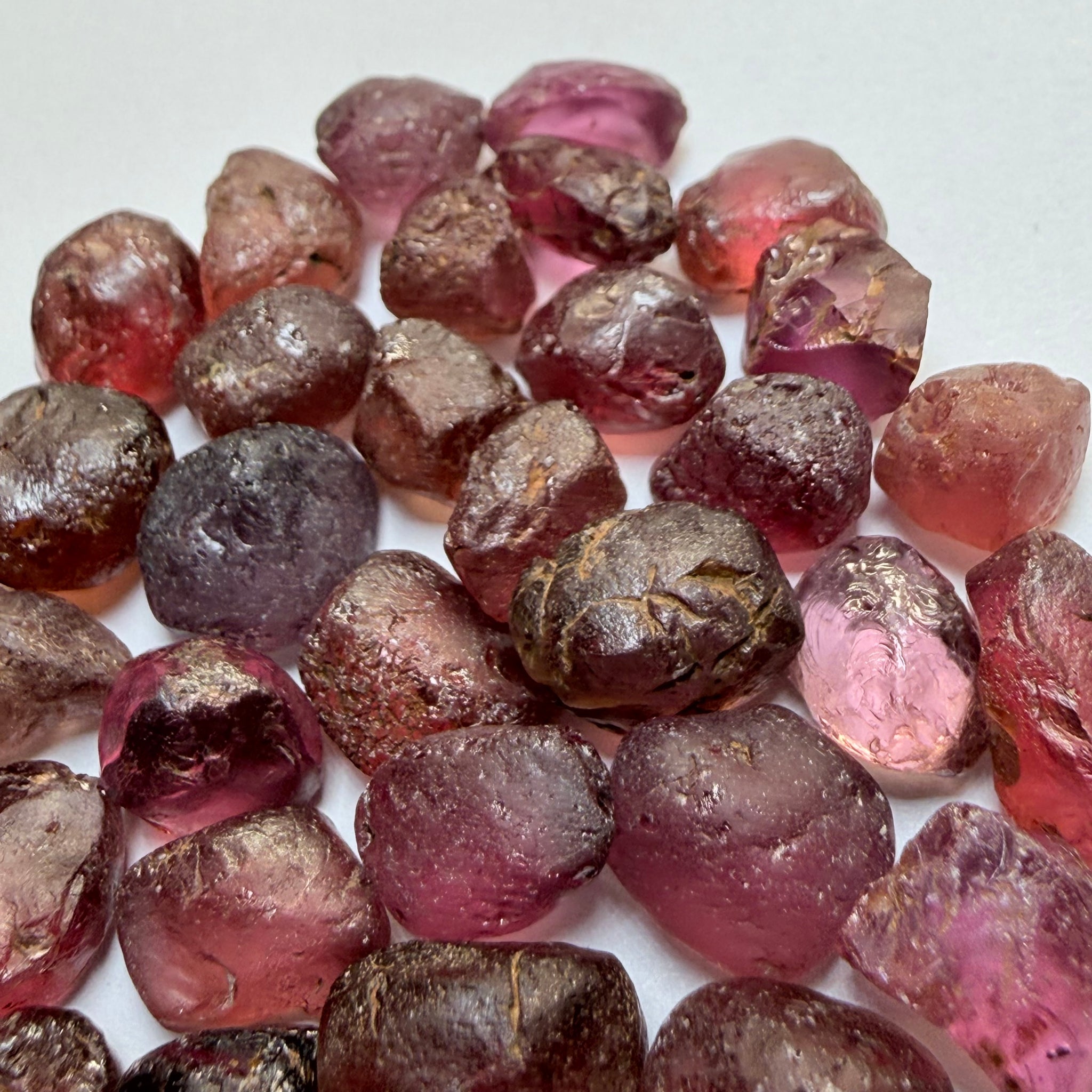 Lindi Garnet Lot, 96.90ct, Lindi, Tanzania, Untreated Unheated, 2.00ct-5.19ct, all vs-vvs, yes the grey one changes colour