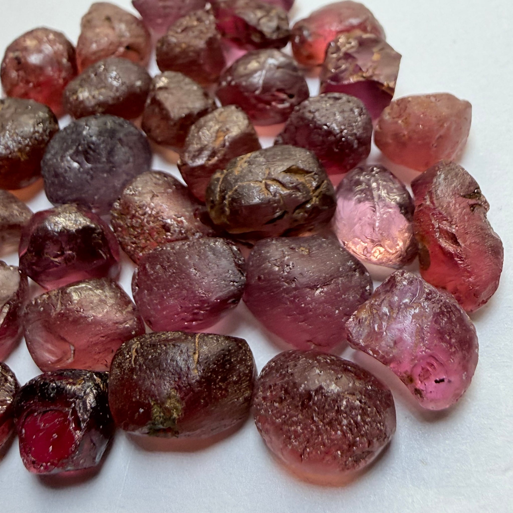 Lindi Garnet Lot, 96.90ct, Lindi, Tanzania, Untreated Unheated, 2.00ct-5.19ct, all vs-vvs, yes the grey one changes colour