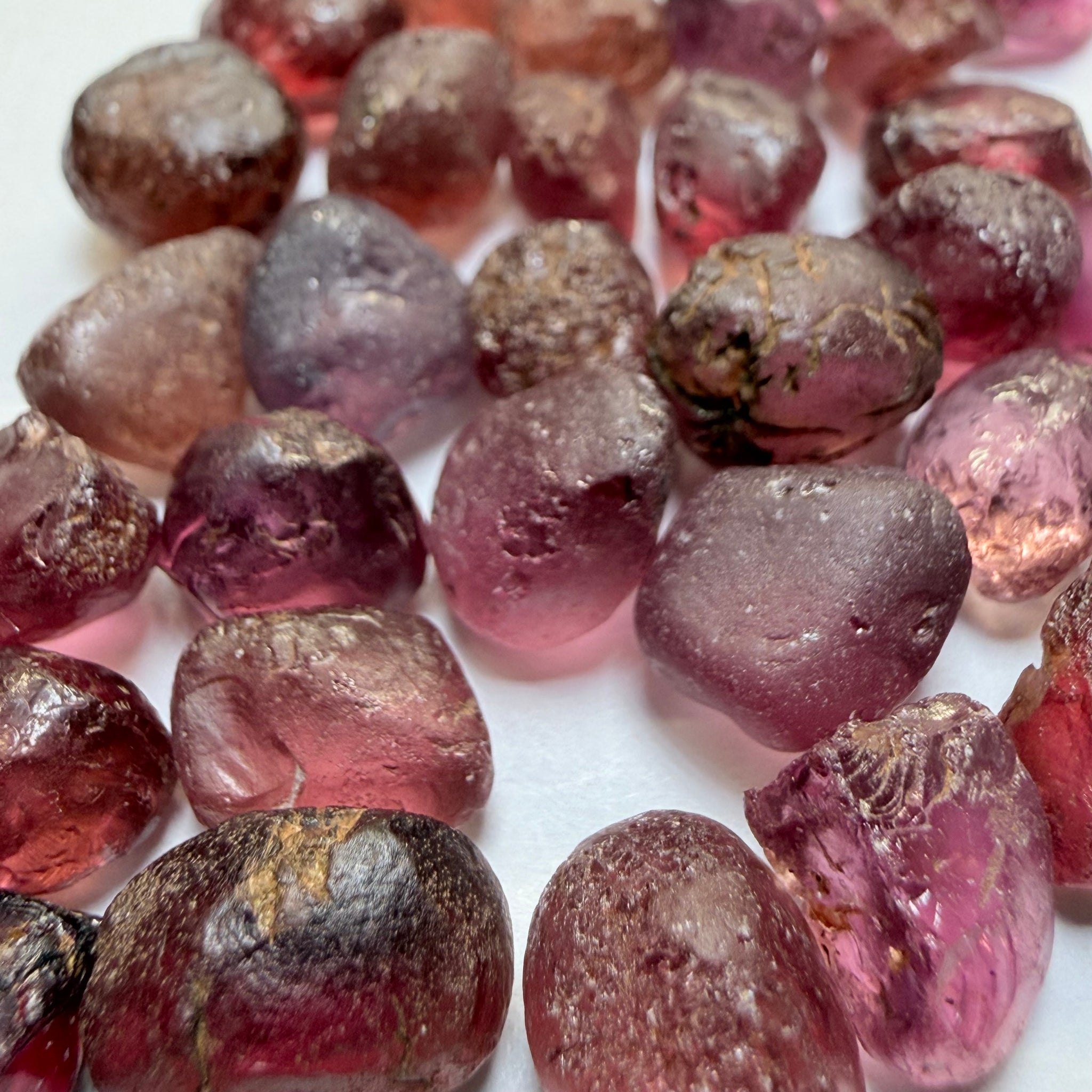 Lindi Garnet Lot, 96.90ct, Lindi, Tanzania, Untreated Unheated, 2.00ct-5.19ct, all vs-vvs, yes the grey one changes colour