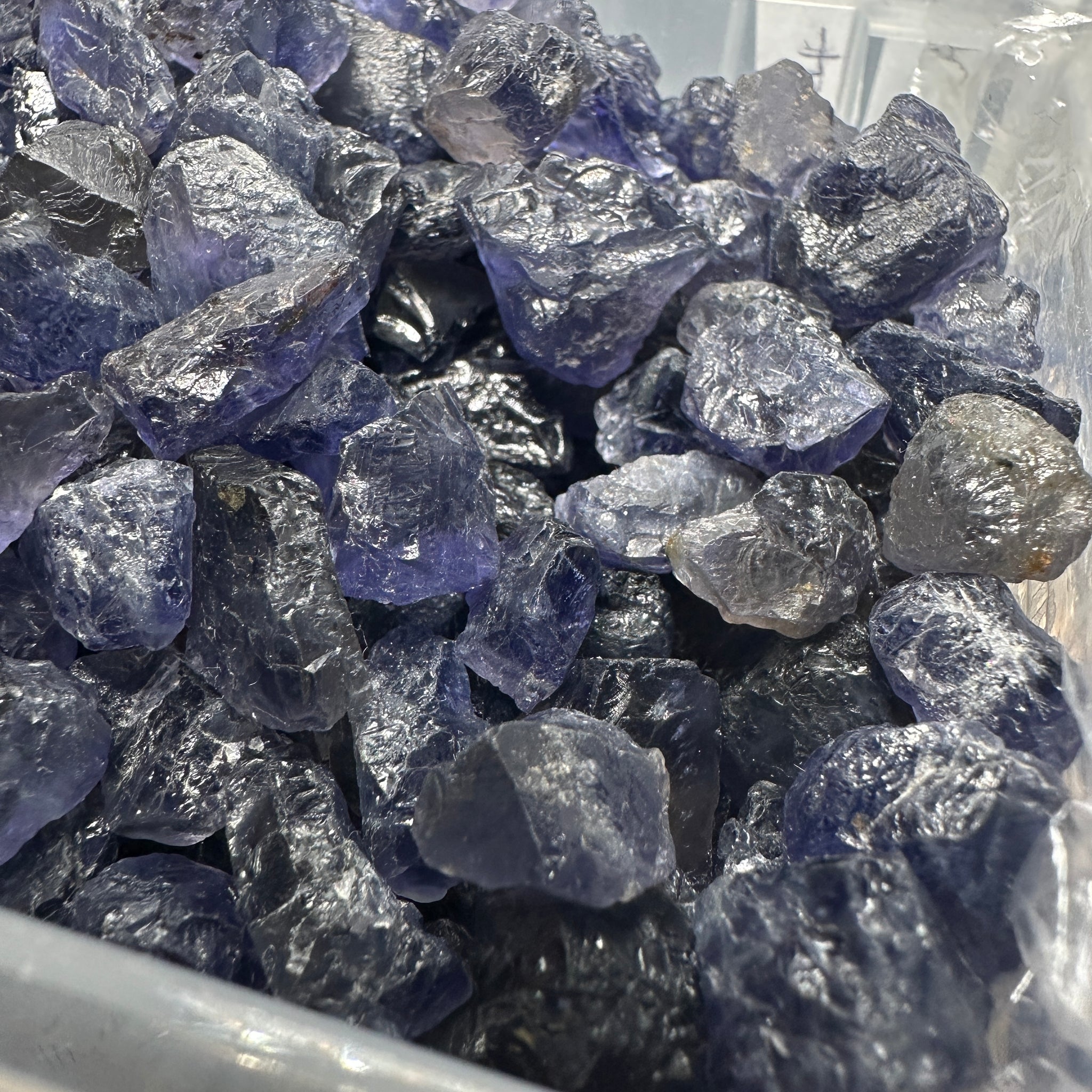 Iolite Lots, 25gm, Cab/Specimen Grade Rough, Blind Pour, sizes from 3-15ct sizes