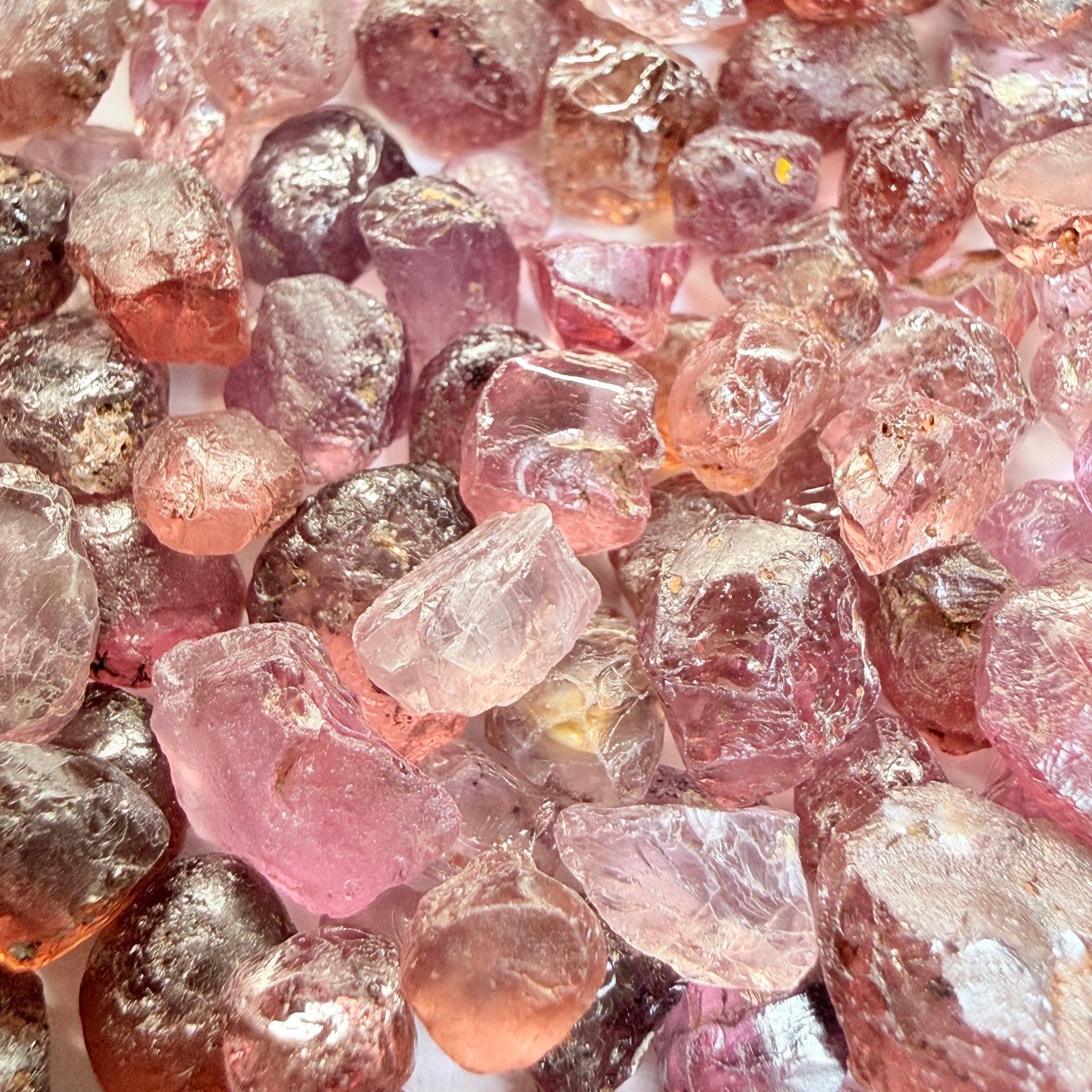 Mixed Garnet Lot some are Dragon Garnets too, 112.60gm / 563.00ct, Lindi, Tanzania, Untreated Unheated, all have inclusions but facetable with inclusions