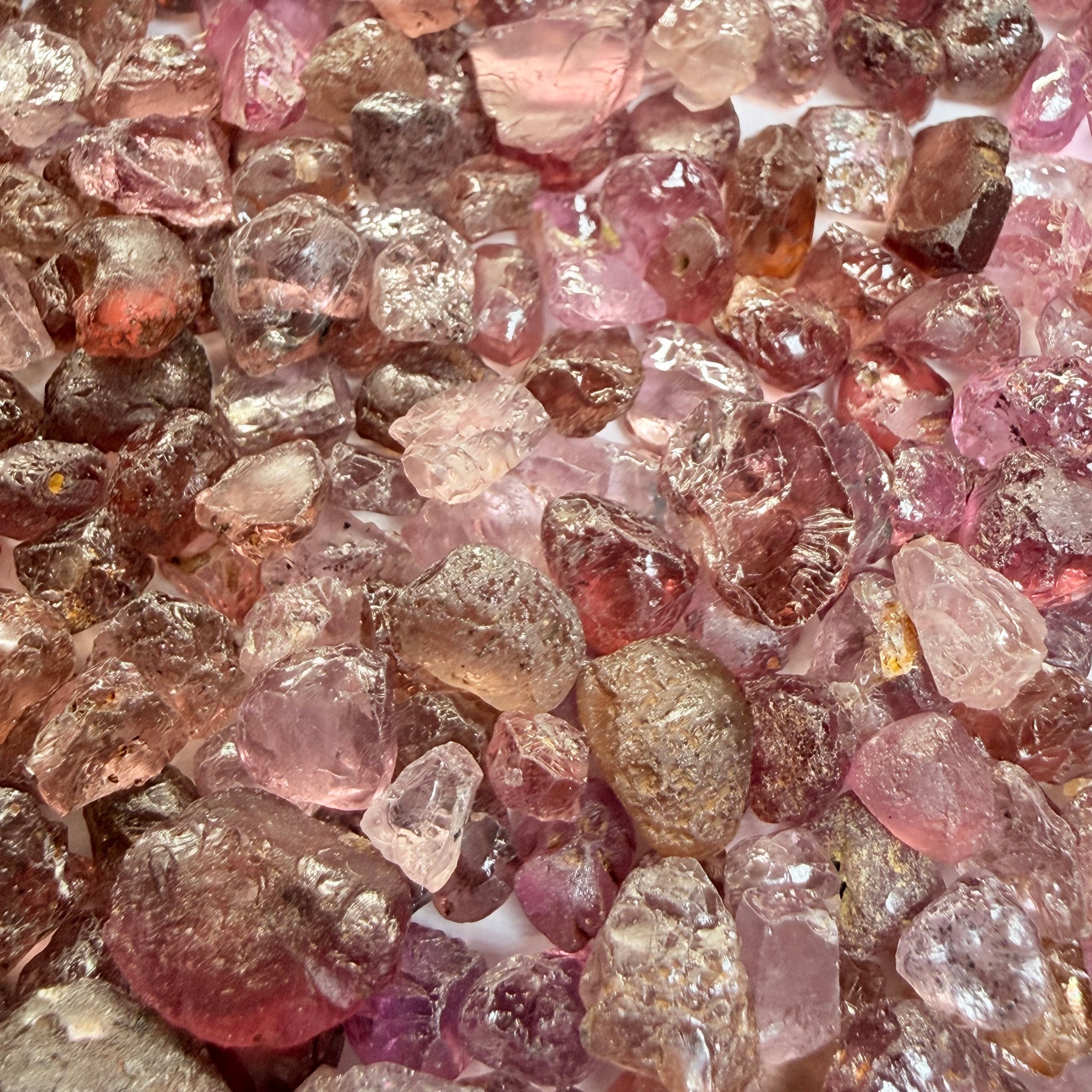 Mixed Garnet Lot some are Dragon Garnets too, 112.60gm / 563.00ct, Lindi, Tanzania, Untreated Unheated, all have inclusions but facetable with inclusions