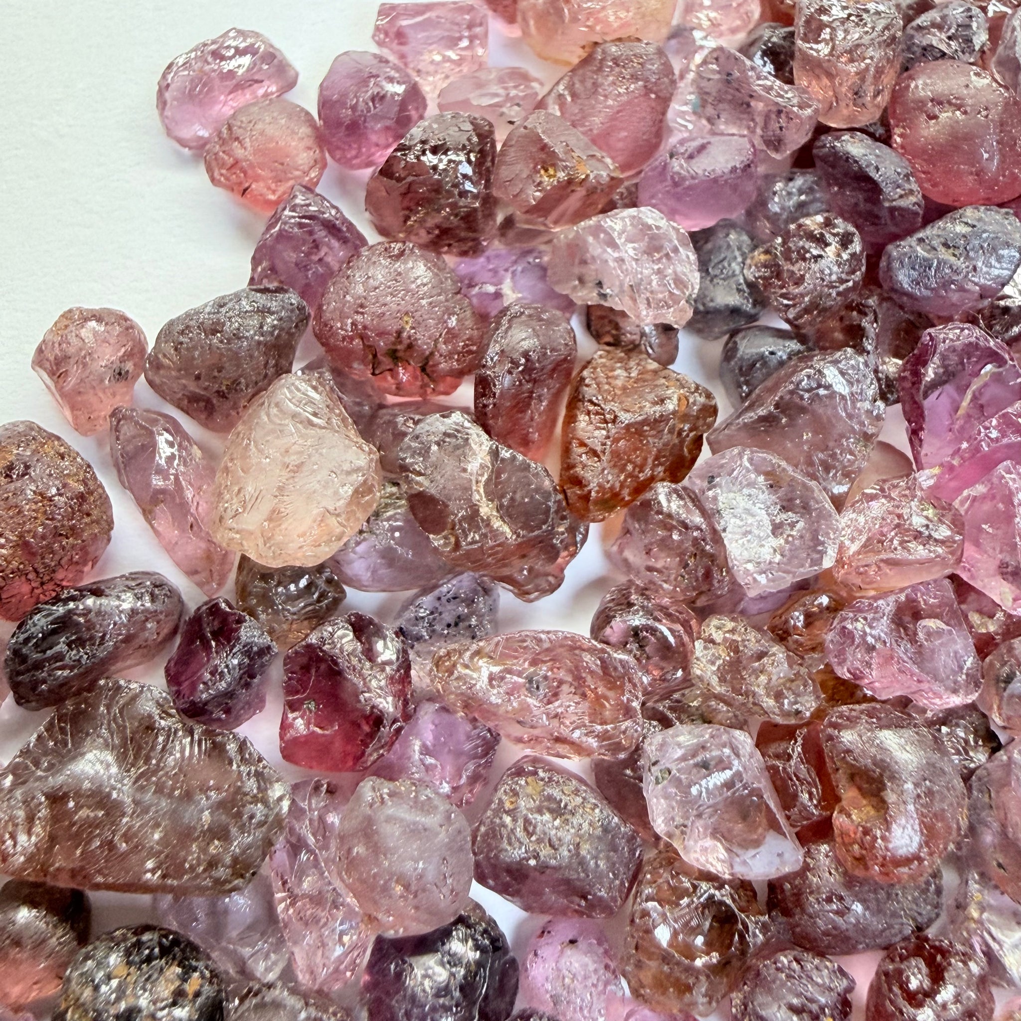 Mixed Garnet Lot some are Dragon Garnets too, 112.60gm / 563.00ct, Lindi, Tanzania, Untreated Unheated, all have inclusions but facetable with inclusions