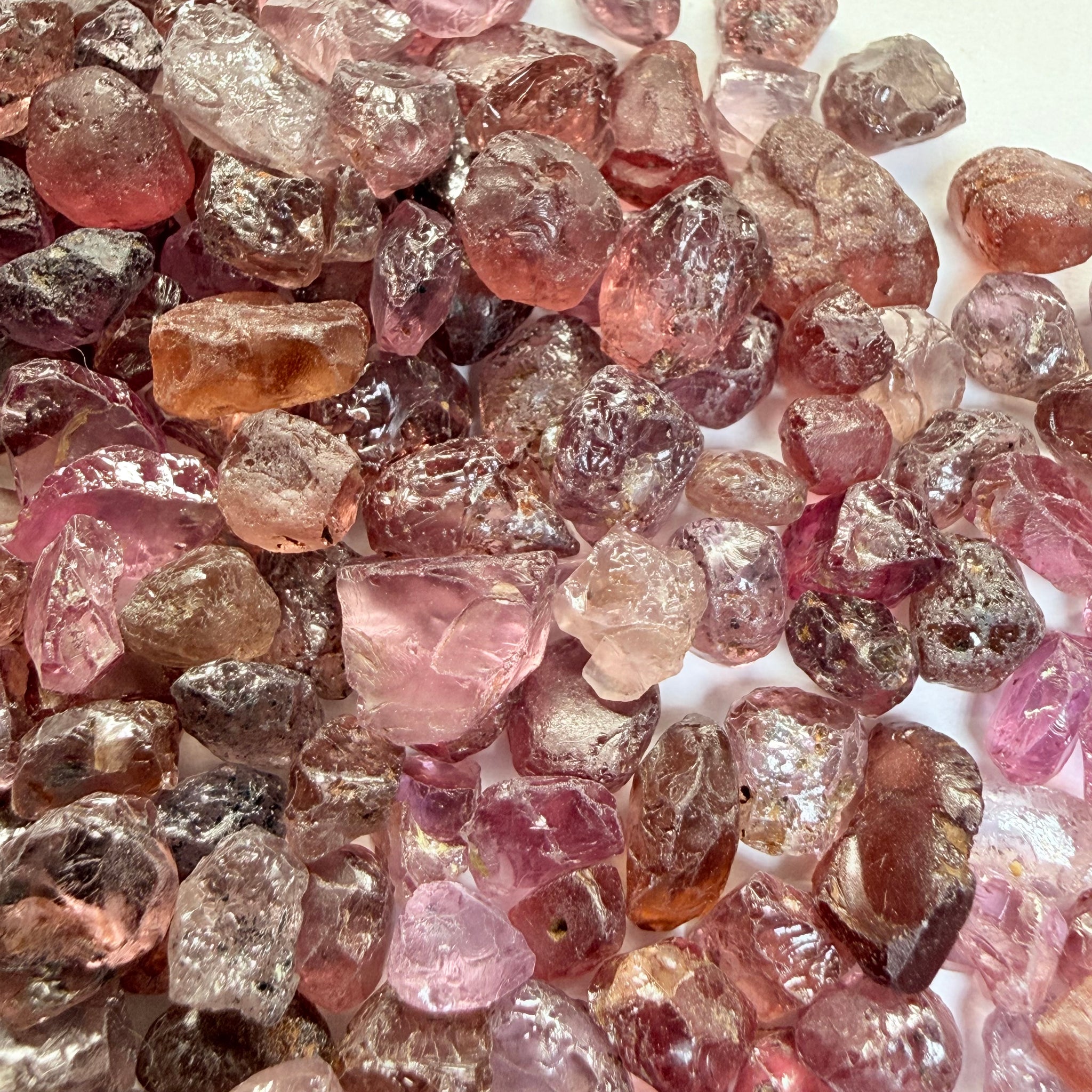 Mixed Garnet Lot some are Dragon Garnets too, 112.60gm / 563.00ct, Lindi, Tanzania, Untreated Unheated, all have inclusions but facetable with inclusions