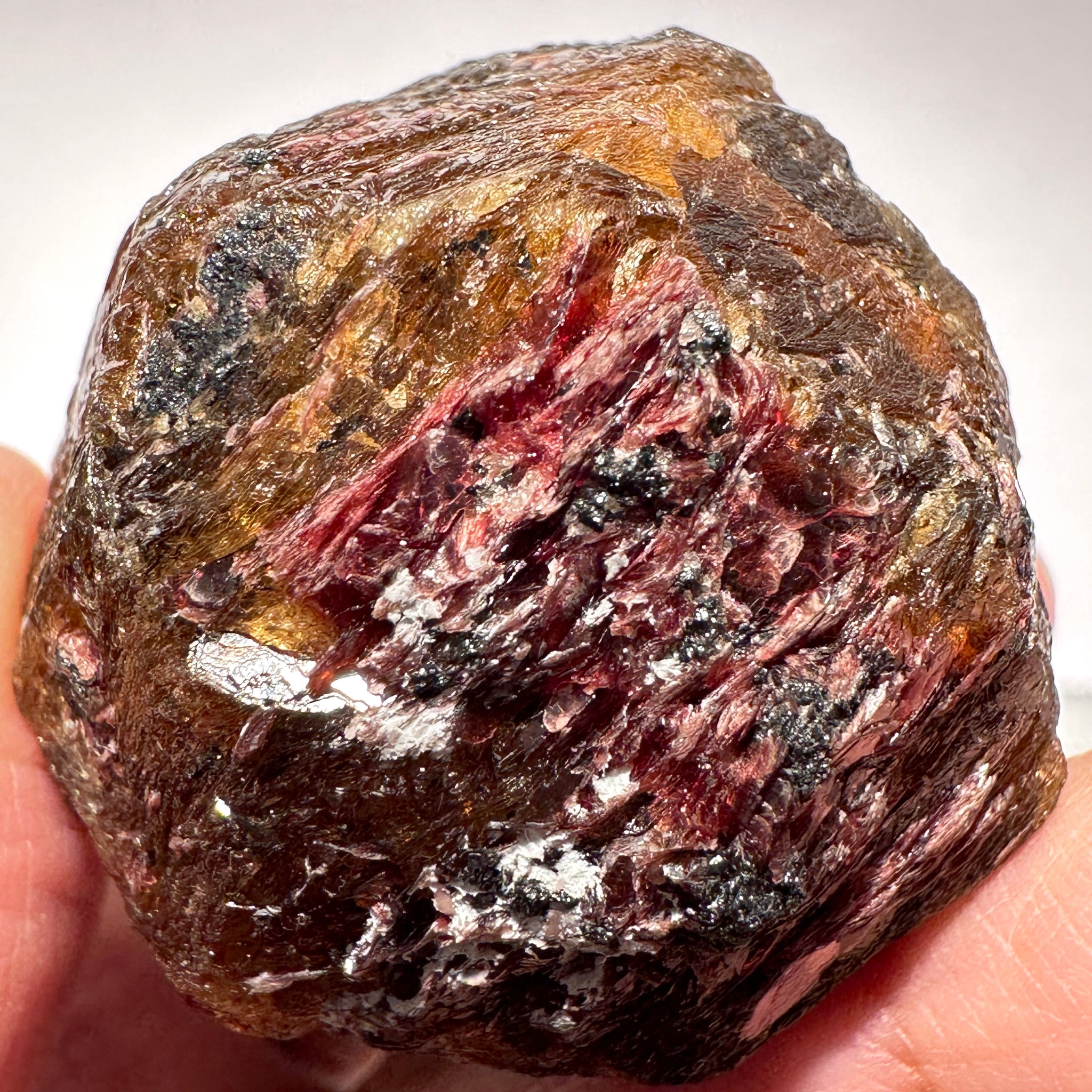 Mandarin Spessartite Garnet Crystal, 98gm / 490ct, Loliondo in Tanzania. 35.2 X 36.4 X 36.2mm, Untreated Unheated