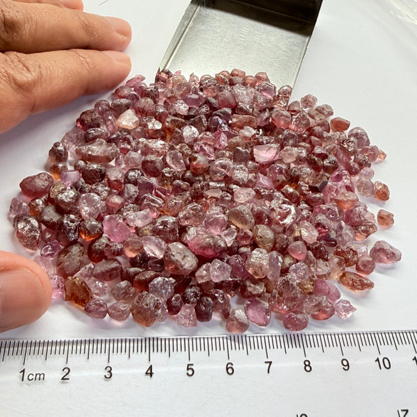 Mixed Garnet Lot some are Dragon Garnets too, 112.60gm / 563.00ct, Lindi, Tanzania, Untreated Unheated, all have inclusions but facetable with inclusions