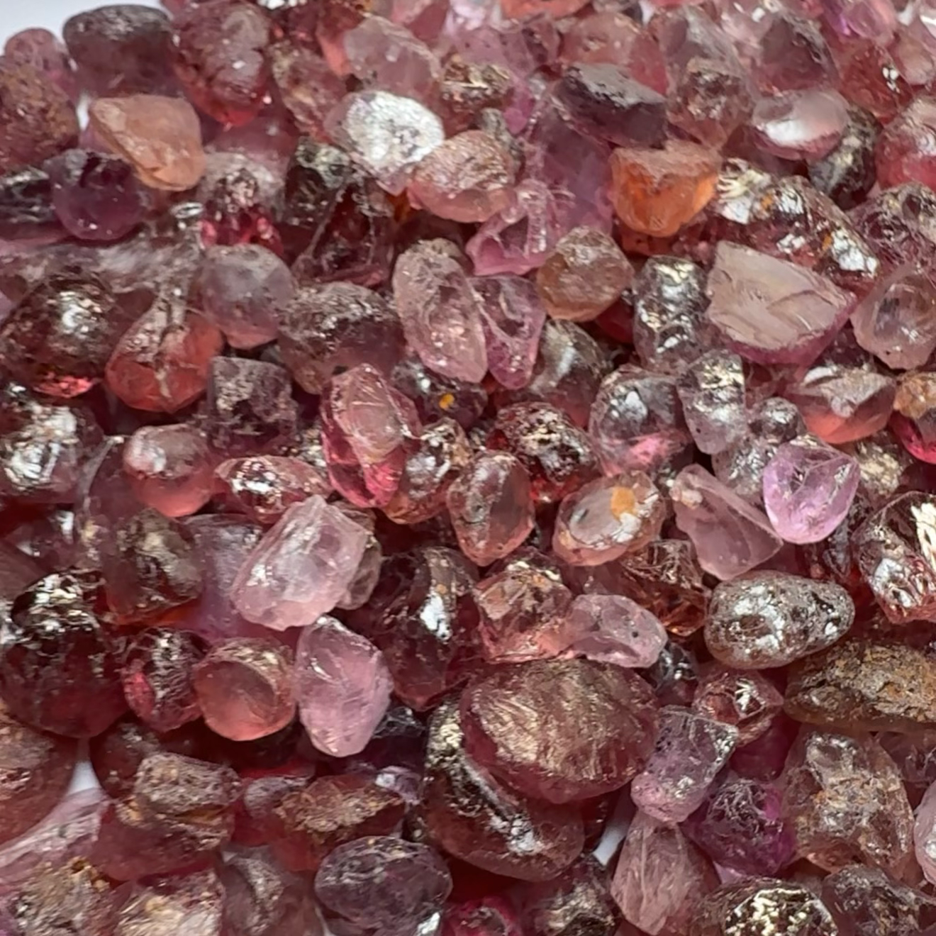 Mixed Garnet Lot some are Dragon Garnets too, 112.60gm / 563.00ct, Lindi, Tanzania, Untreated Unheated, all have inclusions but facetable with inclusions