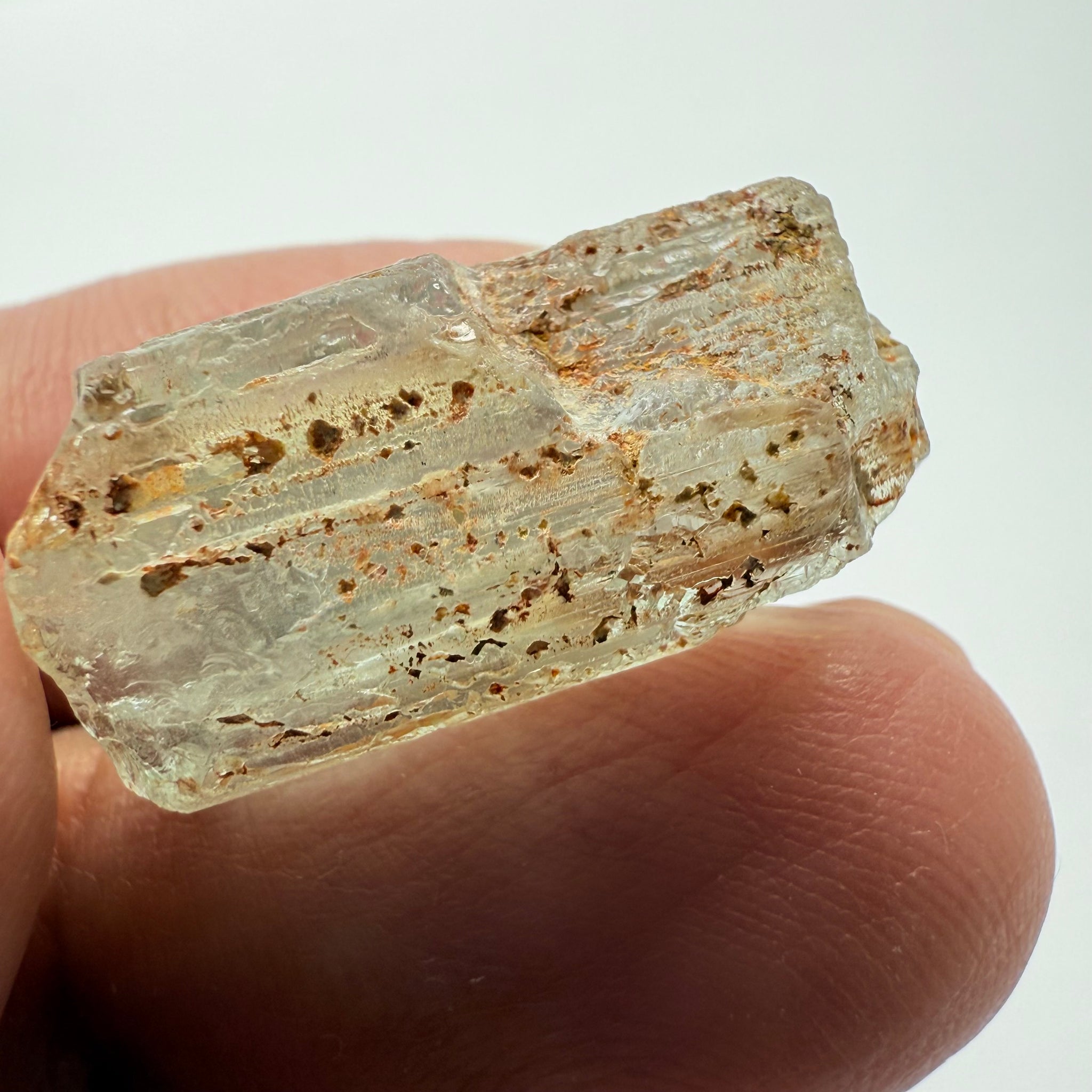 Aquamarine crystal, Songea, Tanzania, 20.16ct, Untreated Unheated, outside slight cracks on the skin, inside vvs