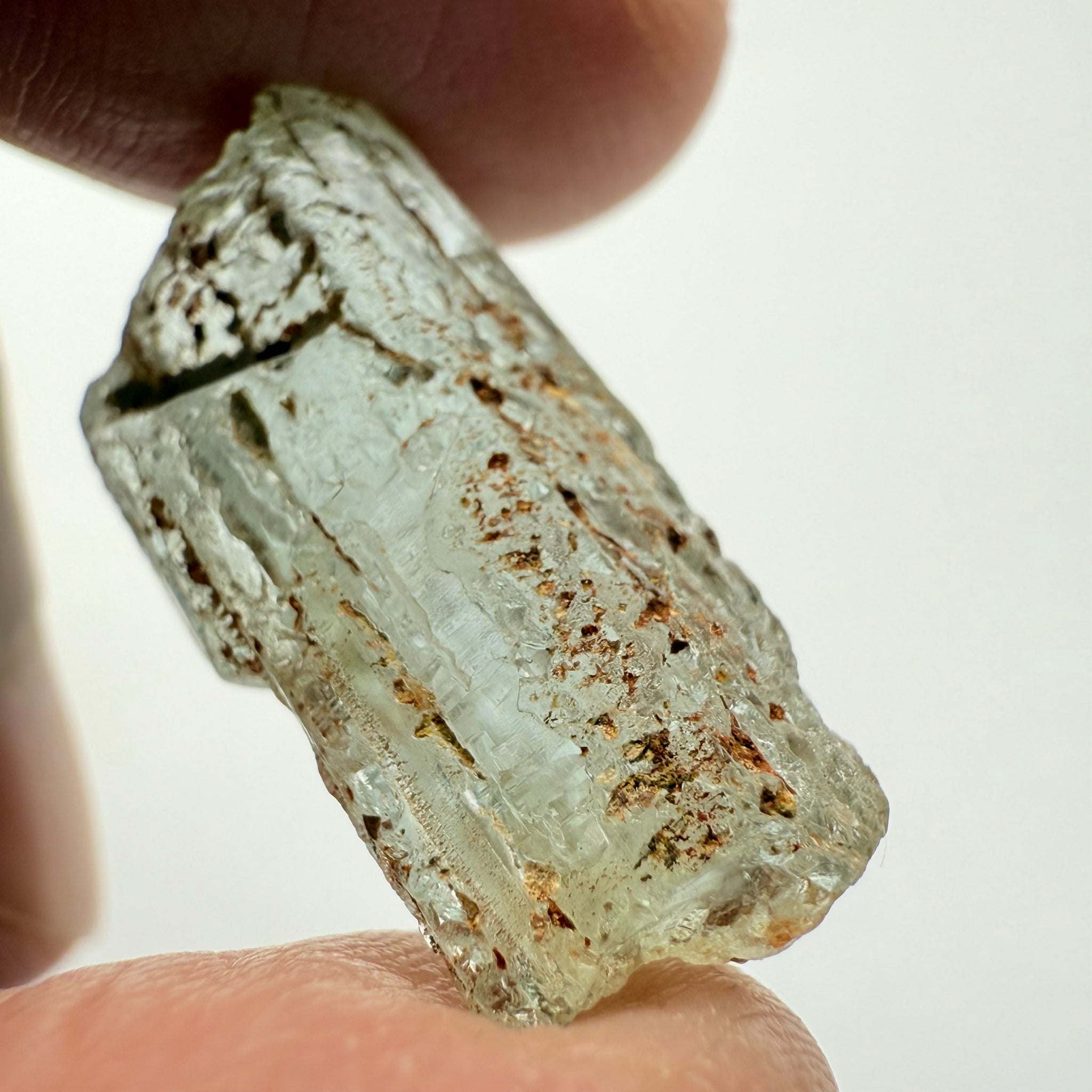 Aquamarine crystal, Songea, Tanzania, 20.16ct, Untreated Unheated, outside slight cracks on the skin, inside vvs