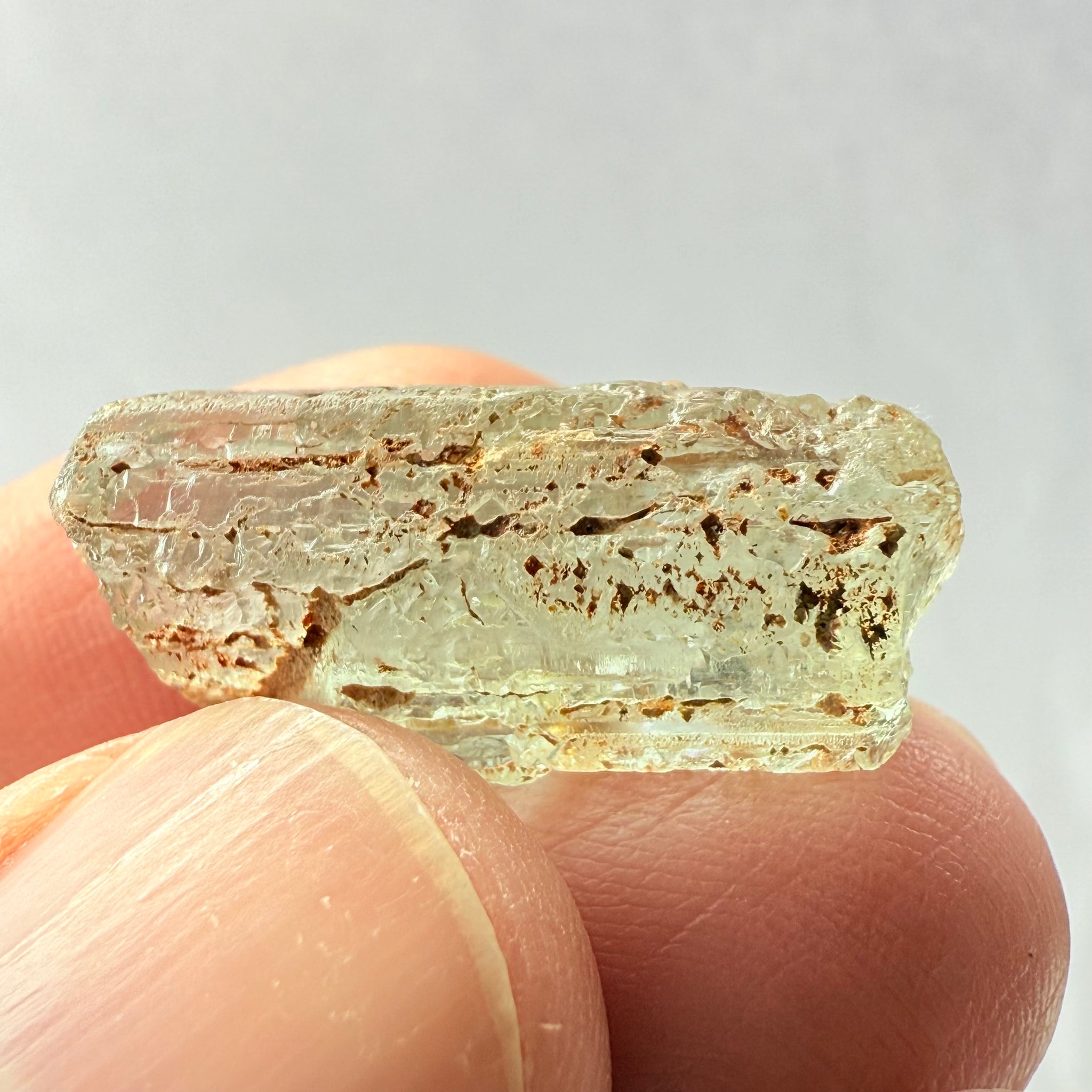 Aquamarine crystal, Songea, Tanzania, 20.16ct, Untreated Unheated, outside slight cracks on the skin, inside vvs