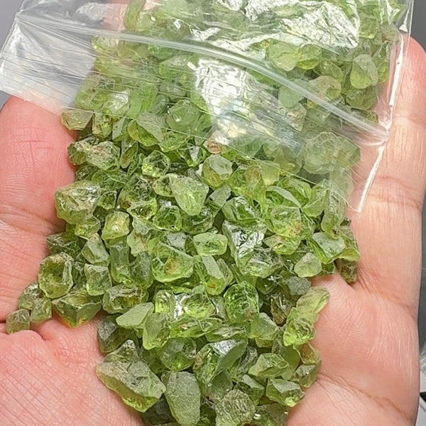 Peridot Lot, 131.70gm / 658.5ct, mined by the Wa GoGo tribe in Tanzania, Untreated Unheated, av size 1.90ct, faceting rough mix, use also in jewellery as is