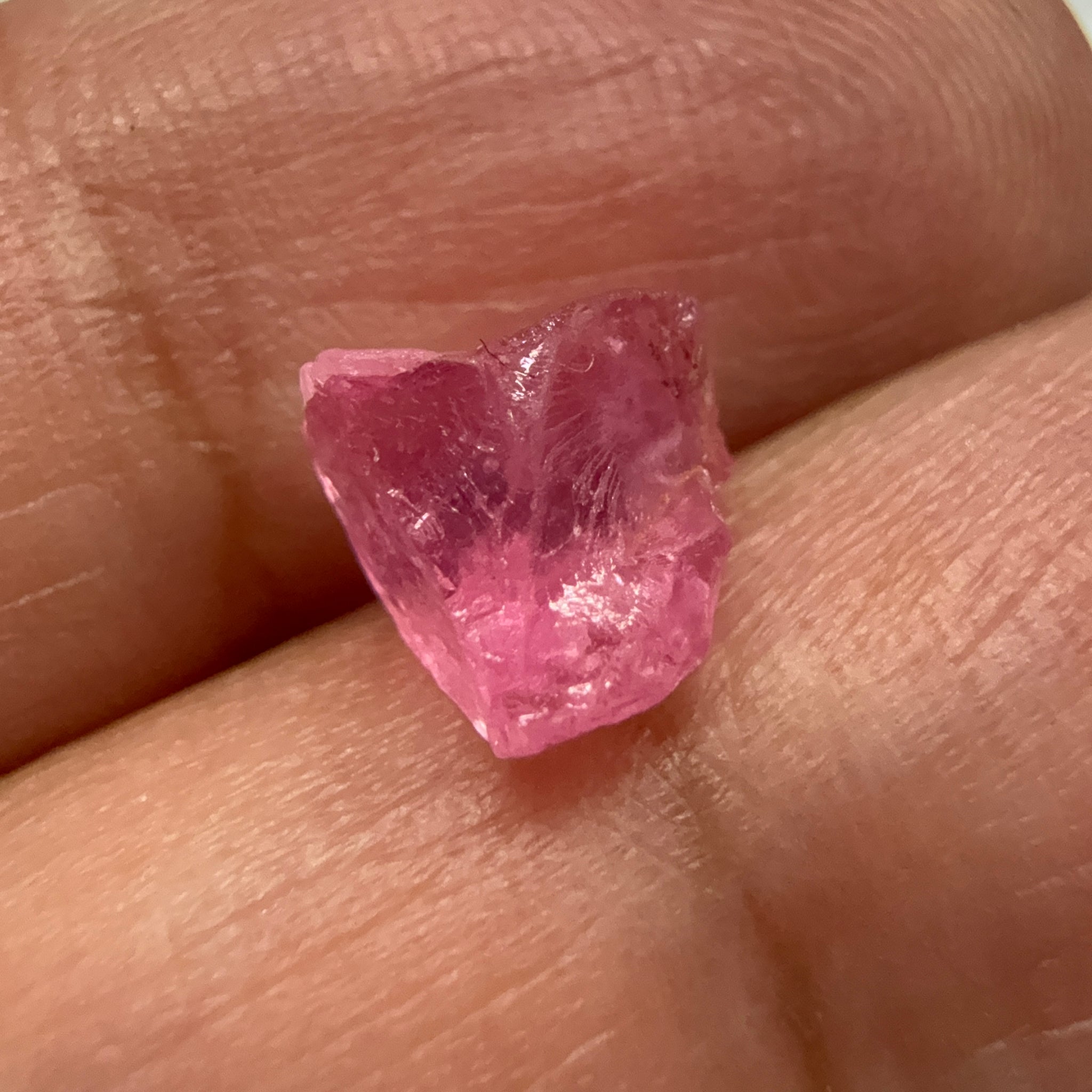 Mahenge Spinel, 2.90ct, Mahenge, Tanzania, Untreated Unheated. Slight inclusions, no crack! See the backlit photos and video for inclusion positioning