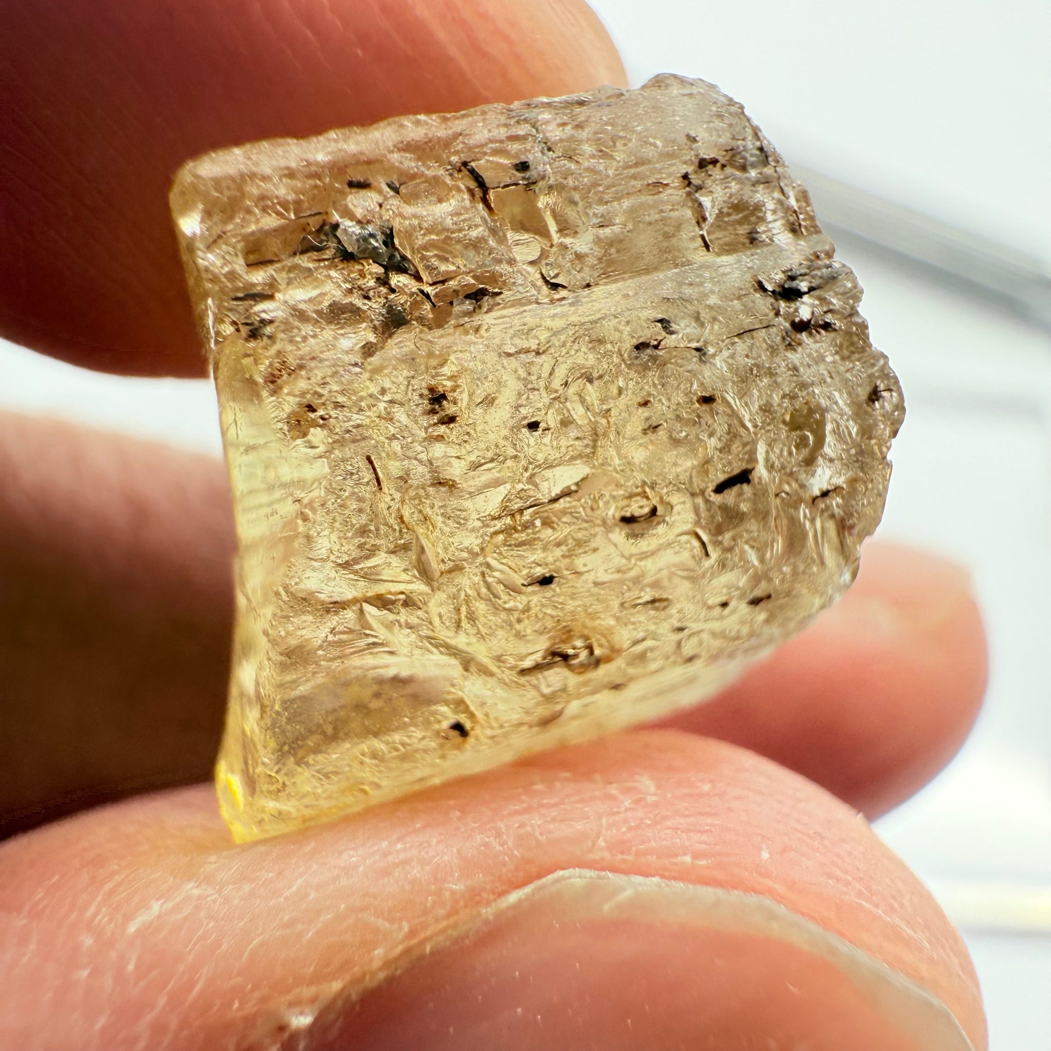 Scapolite, 15.05ct, Dodoma, Tanzania, Untreated Unheated, slight spots inside, I have no idea what that red line is inside! Take a look!