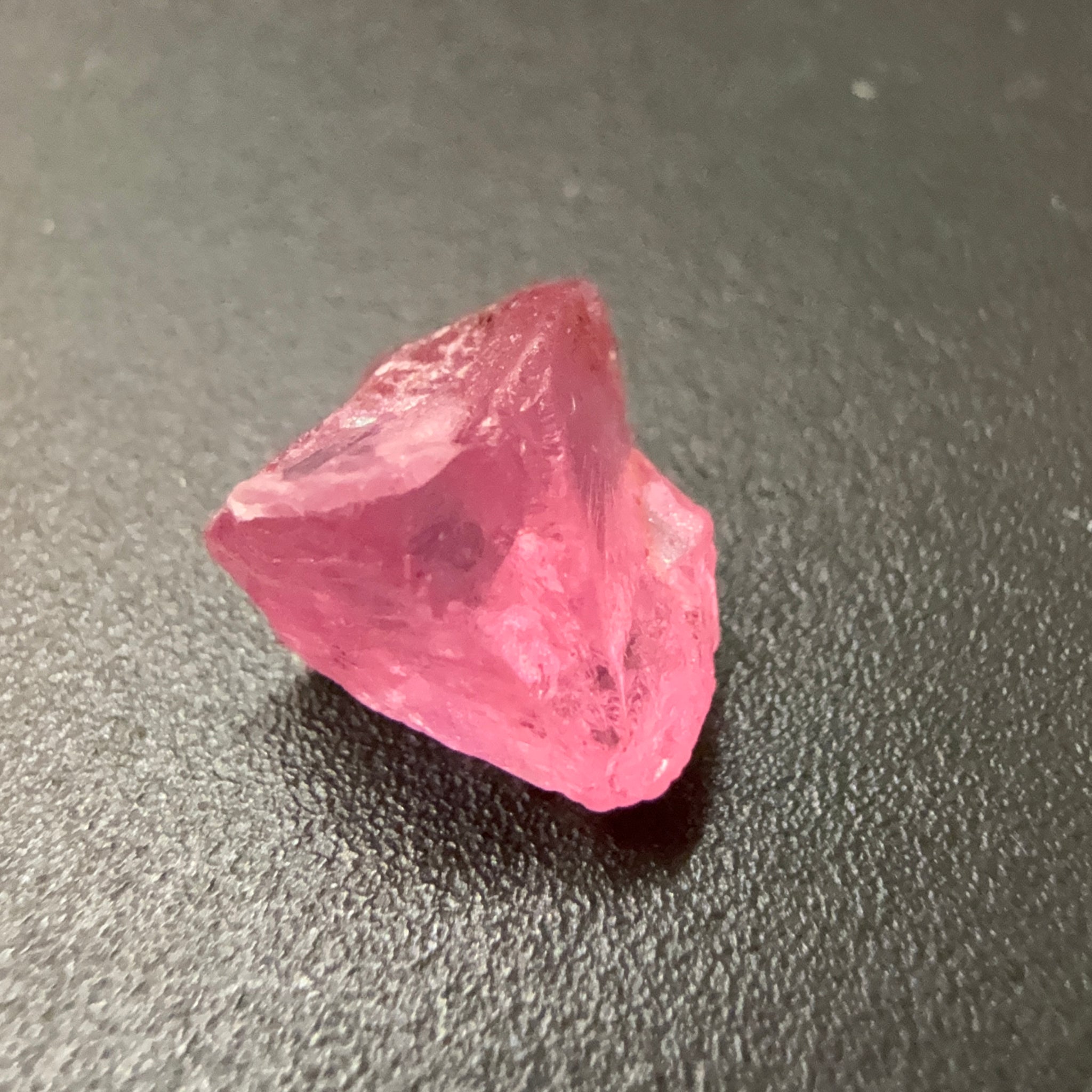 Mahenge Spinel, 2.90ct, Mahenge, Tanzania, Untreated Unheated. Slight inclusions, no crack! See the backlit photos and video for inclusion positioning