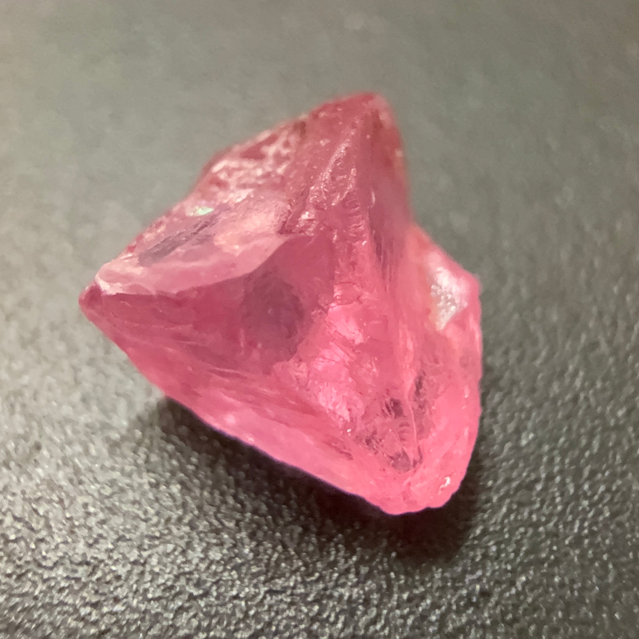 Mahenge Spinel, 2.90ct, Mahenge, Tanzania, Untreated Unheated. Slight inclusions, no crack! See the backlit photos and video for inclusion positioning