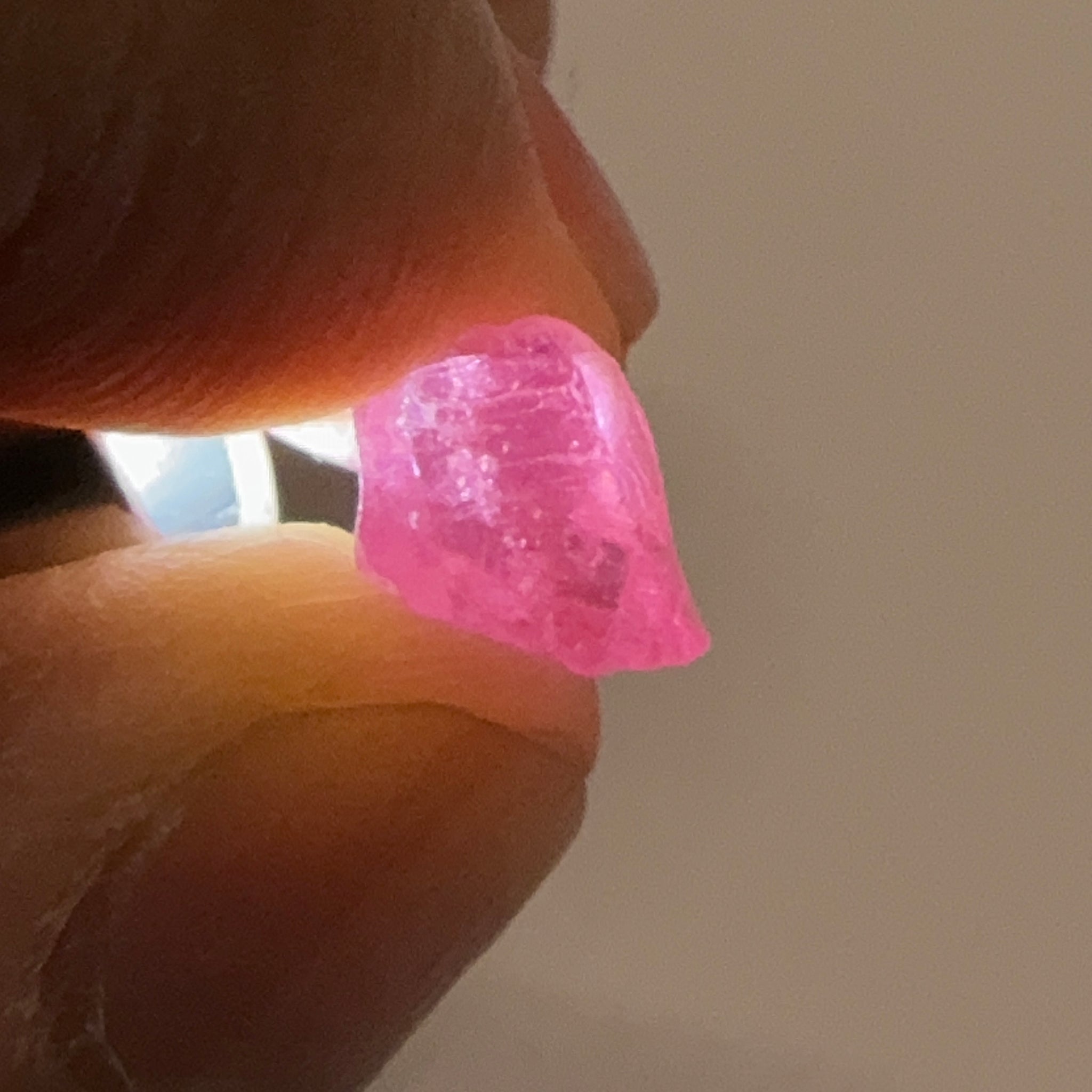 Mahenge Spinel, 2.90ct, Mahenge, Tanzania, Untreated Unheated. Slight inclusions, no crack! See the backlit photos and video for inclusion positioning