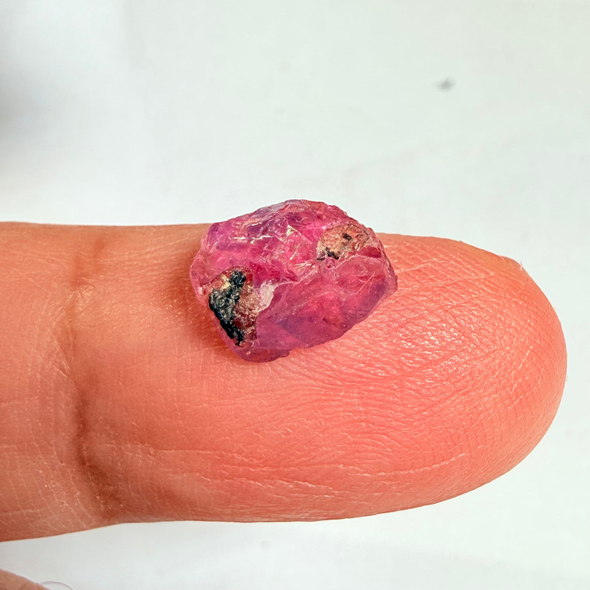Winza Sapphire, 2.89ct, Winza, Tanzania, Untreated Unheated, flat stone, not for faceting, but great to set in jewellery as is