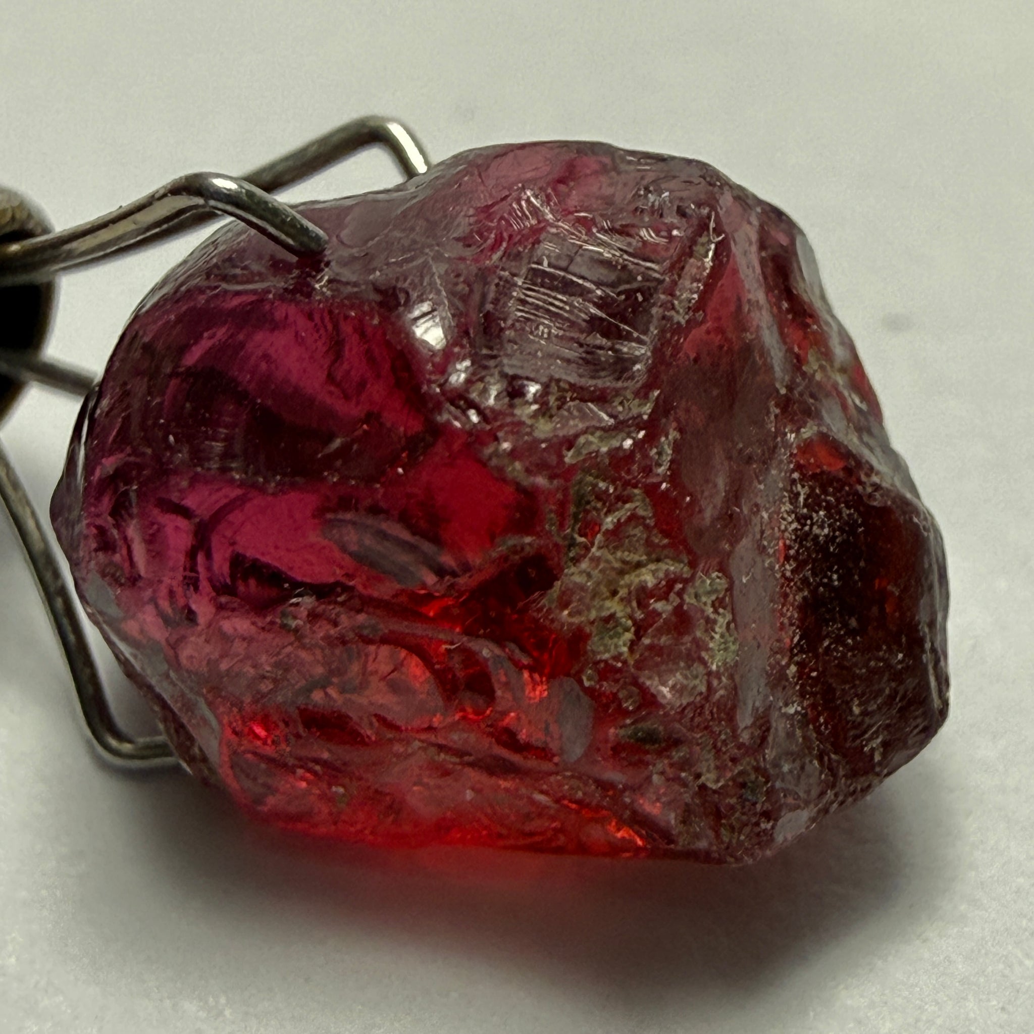 Umba Rhodolite, 6.79ct, Tanzania, Untreated Unheated, veil on outside going slightly in