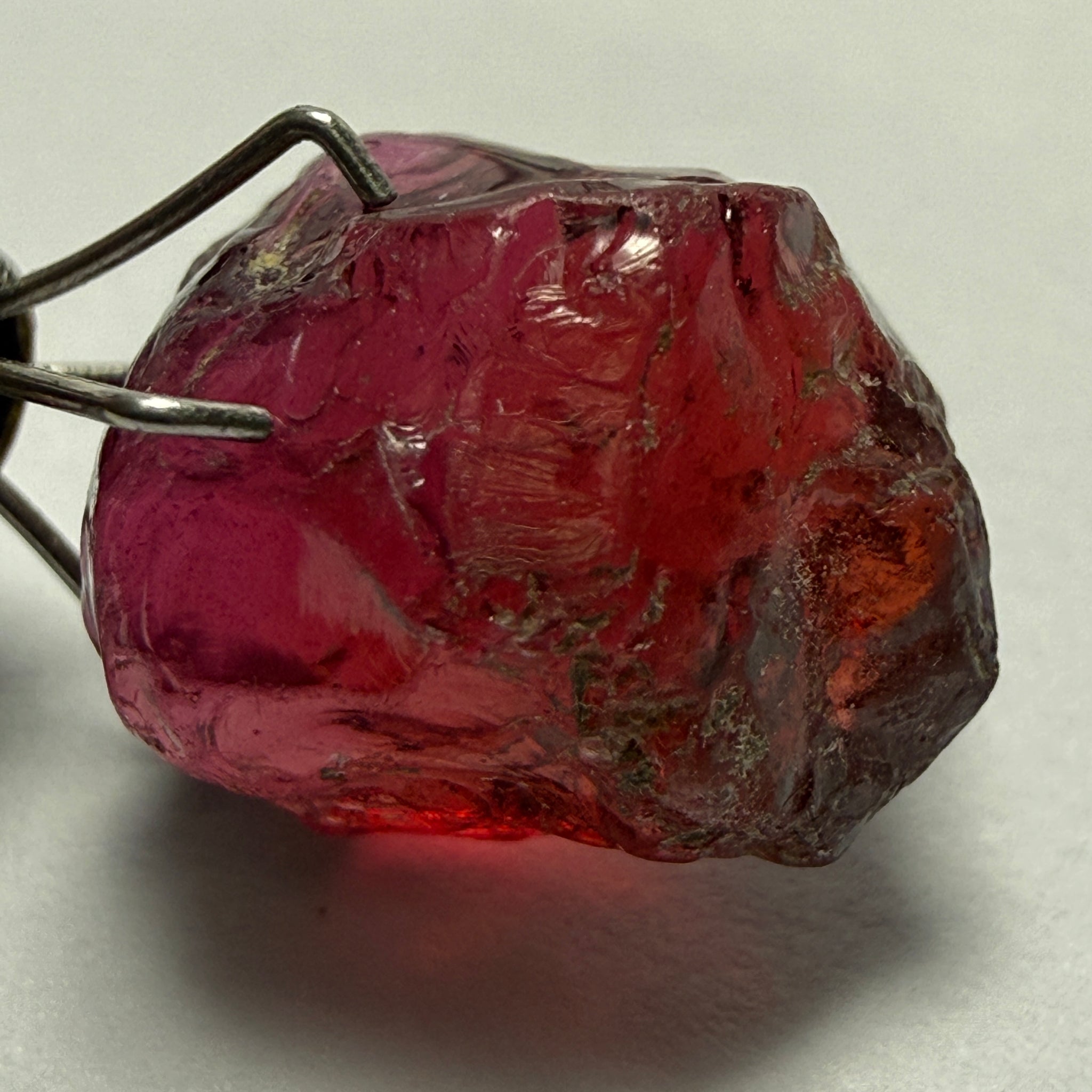 Umba Rhodolite, 6.79ct, Tanzania, Untreated Unheated, veil on outside going slightly in