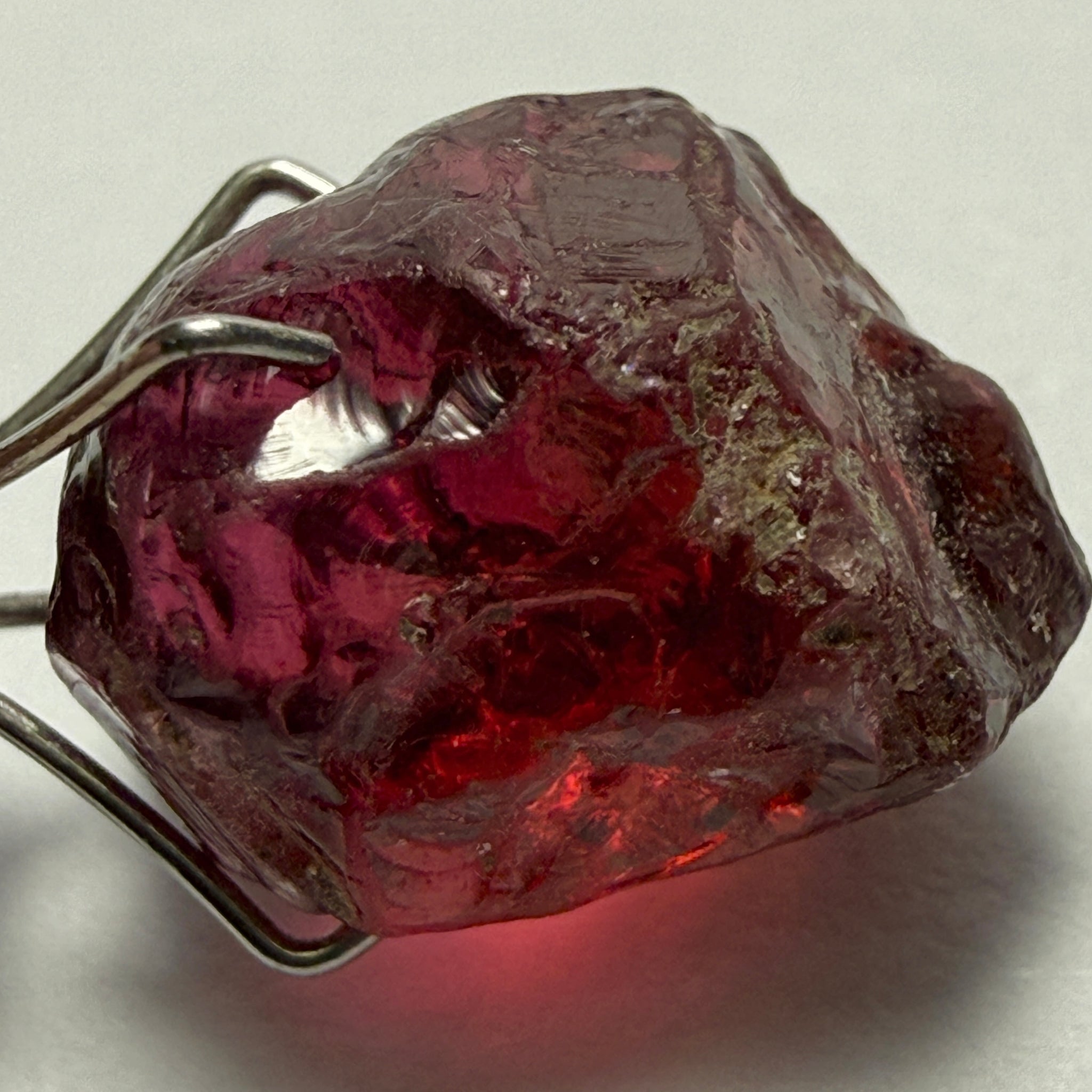 Umba Rhodolite, 6.79ct, Tanzania, Untreated Unheated, veil on outside going slightly in