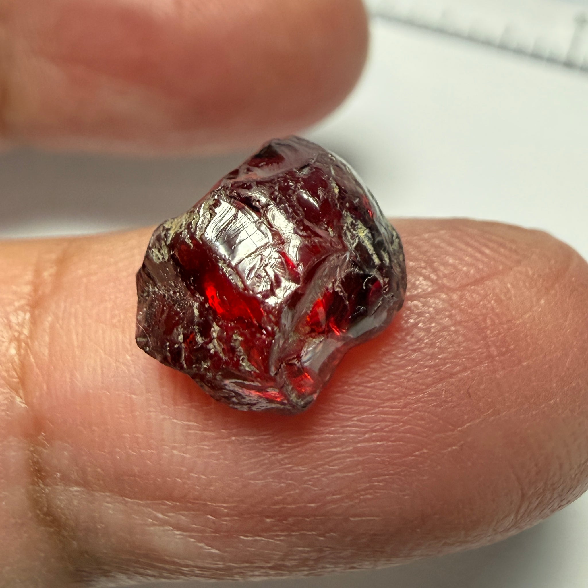Umba Rhodolite, 6.79ct, Tanzania, Untreated Unheated, veil on outside going slightly in