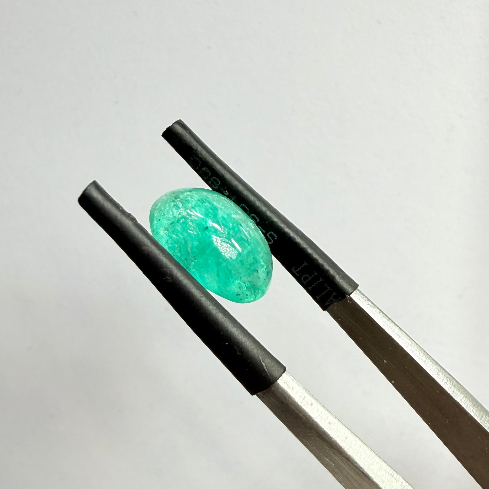 Emerald Cabochon Cut, 2.00ct, Tanzania. Untreated Unheated No Oil