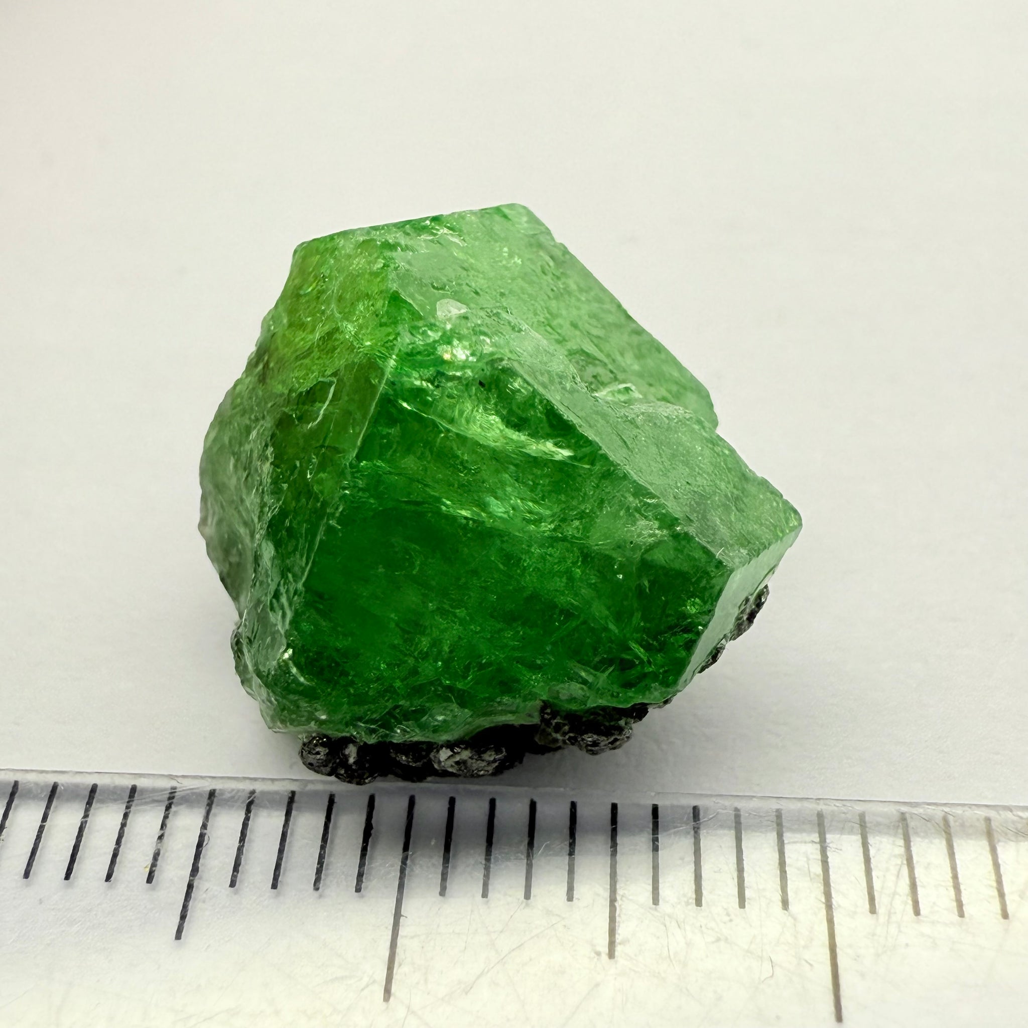 Tsavorite Crystal on Matrix, 18.60ct, Merelani, Tanzania, Untreated Unheated