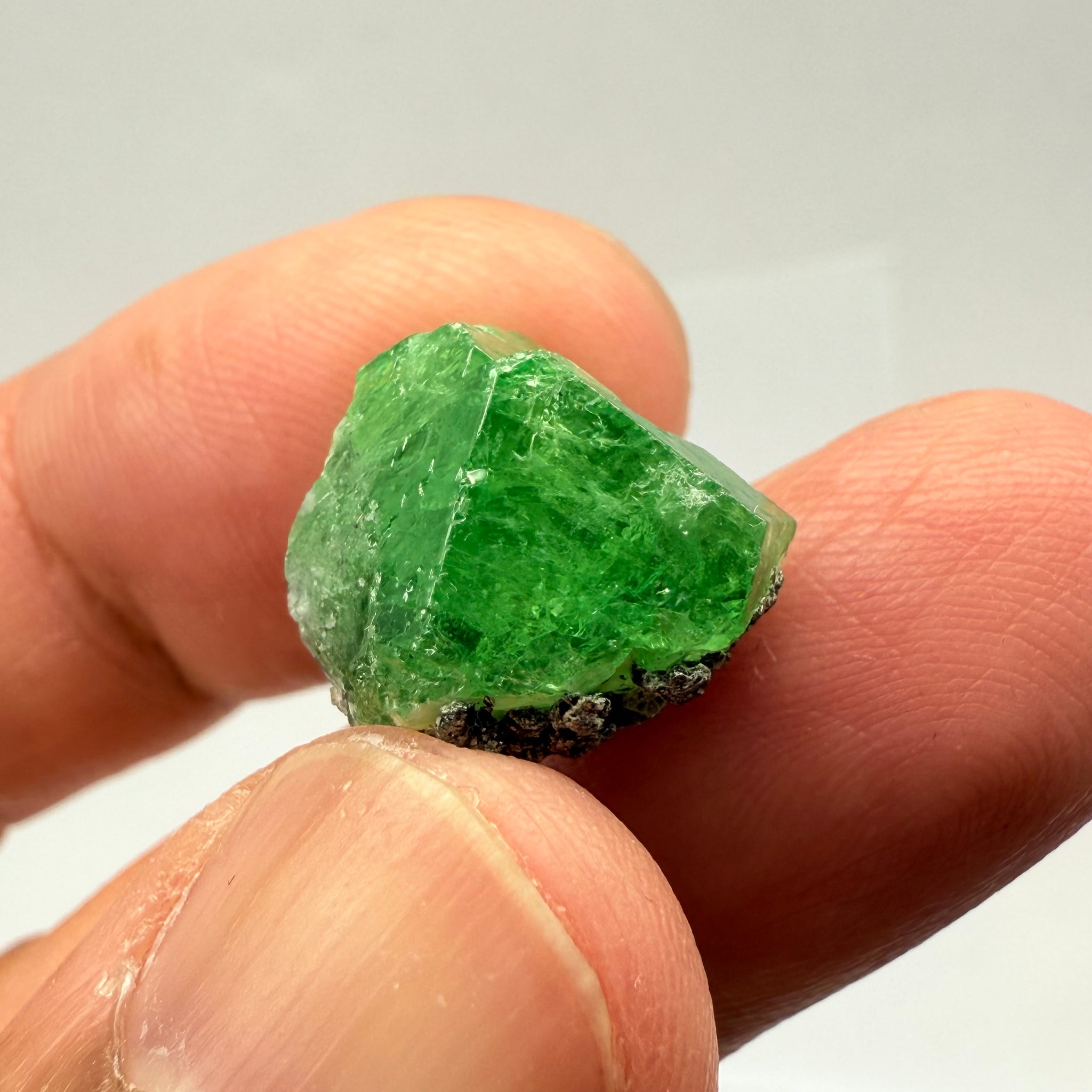 Tsavorite Crystal on Matrix, 18.60ct, Merelani, Tanzania, Untreated Unheated