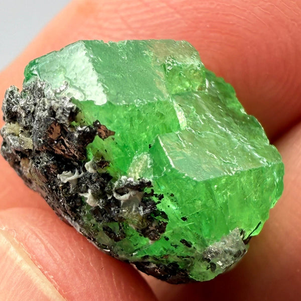 Tsavorite Crystal on Matrix, 18.60ct, Merelani, Tanzania, Untreated Unheated