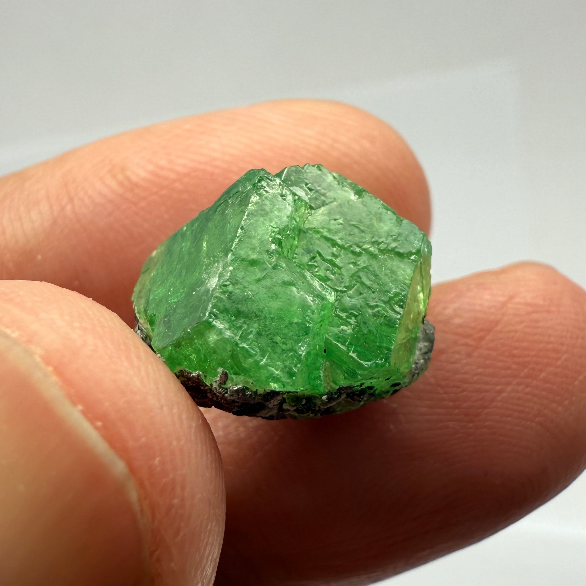 Tsavorite Crystal on Matrix, 18.60ct, Merelani, Tanzania, Untreated Unheated