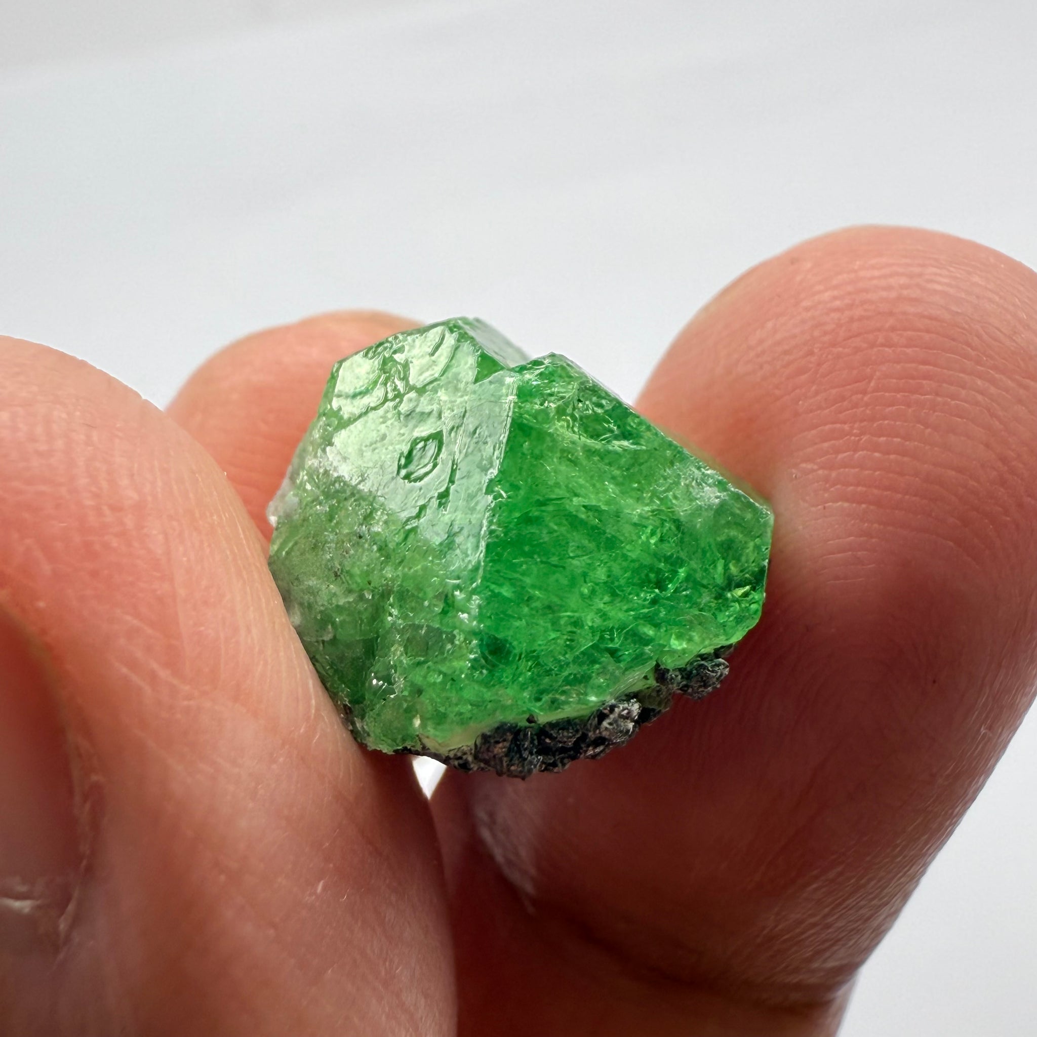 Tsavorite Crystal on Matrix, 18.60ct, Merelani, Tanzania, Untreated Unheated