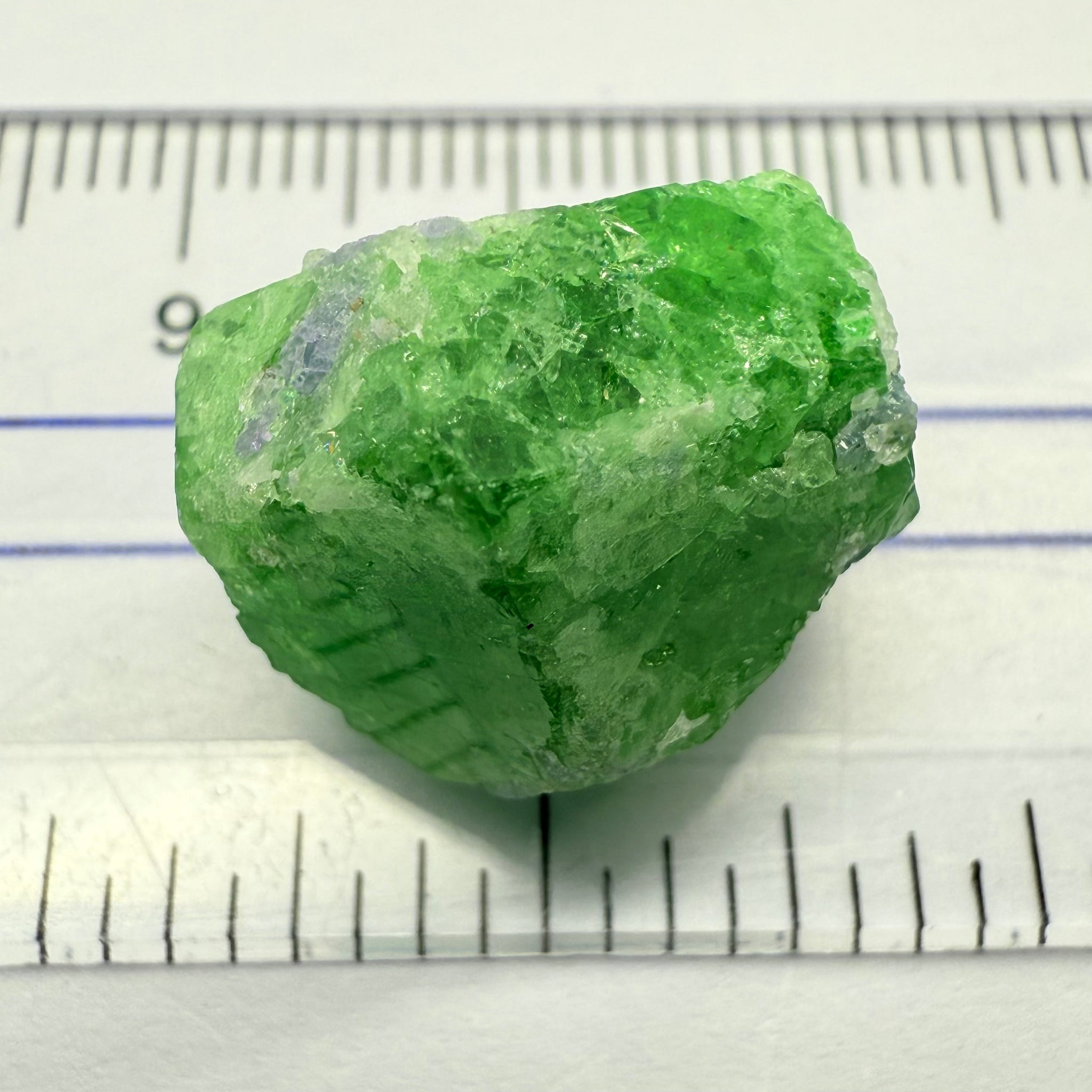 Tsavorite Crystal with bits of Tanzanite on it, 23.41ct, Merelani, Tanzania, Untreated Unheated