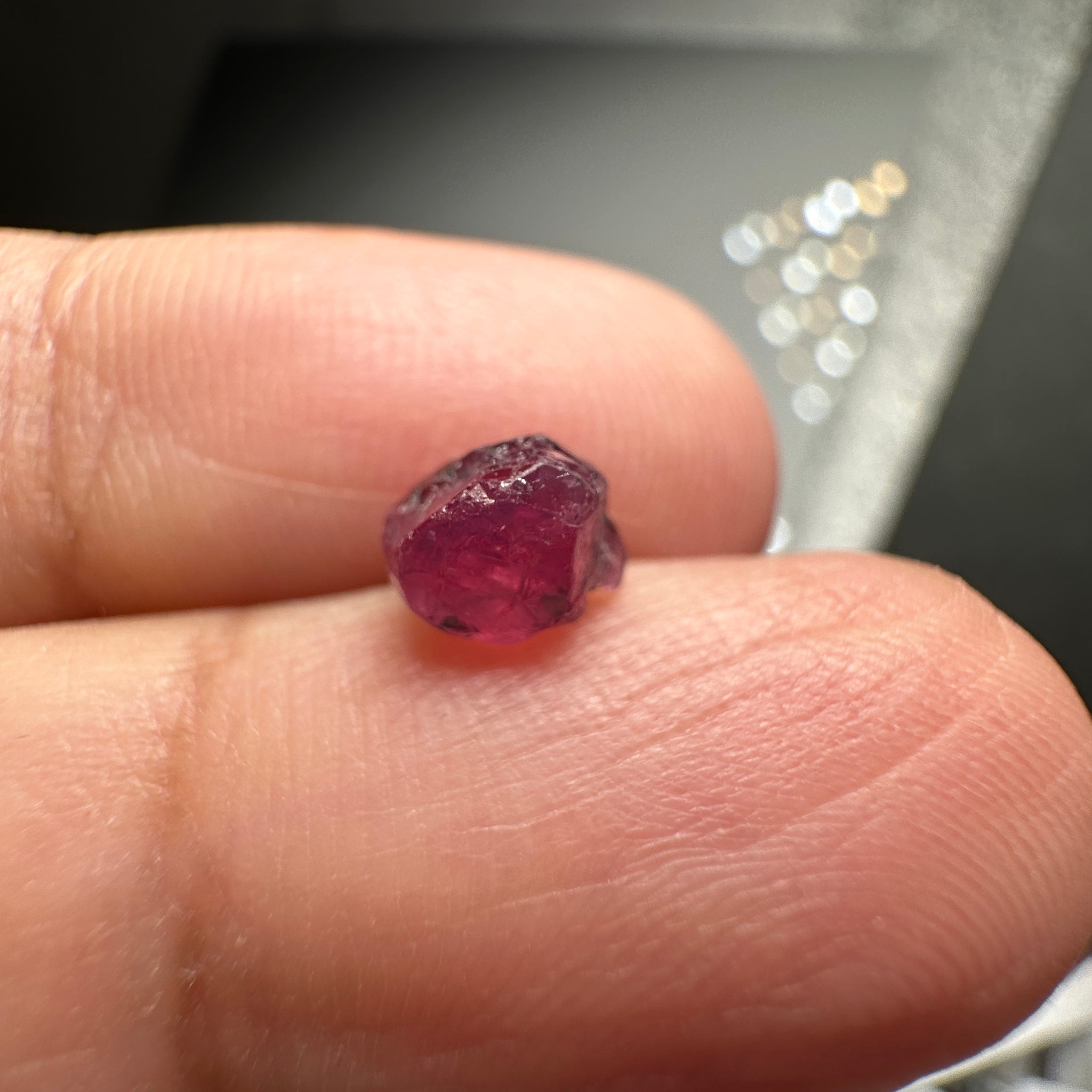 Winza Sapphire, 1.60ct, Tanzania, Untreated Unheated - crack going through not for faceting